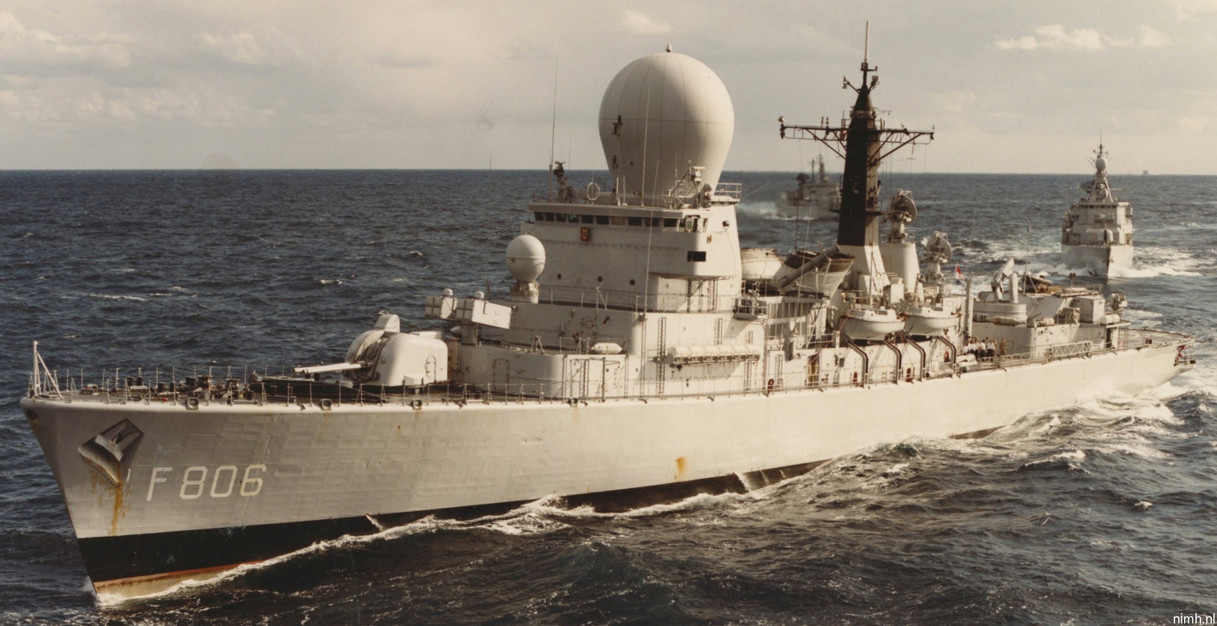 hnlms de ruyter f-806 tromp class guided missile frigate royal netherlands navy koninklijke marine 40