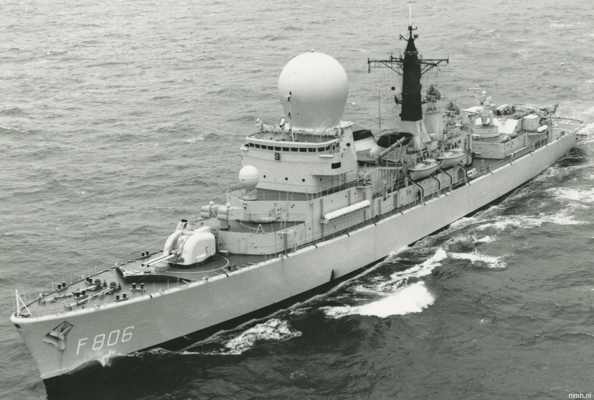 hnlms de ruyter f-806 tromp class guided missile frigate royal netherlands navy koninklijke marine 42