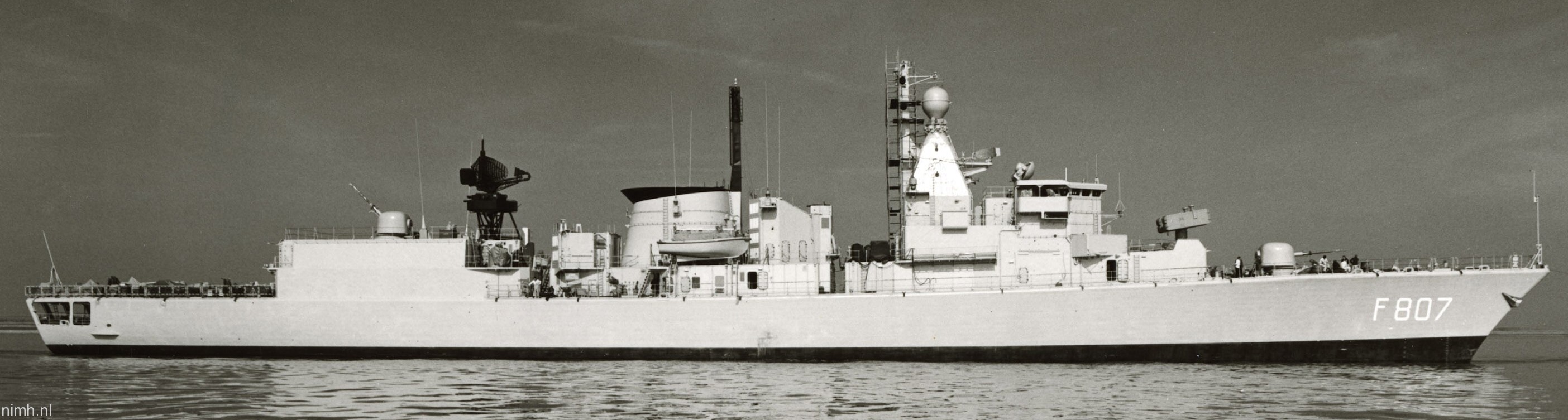 hnlms kortenaer f-807 standard class frigate s-fregat royal netherlands navy koninklijke marine 02