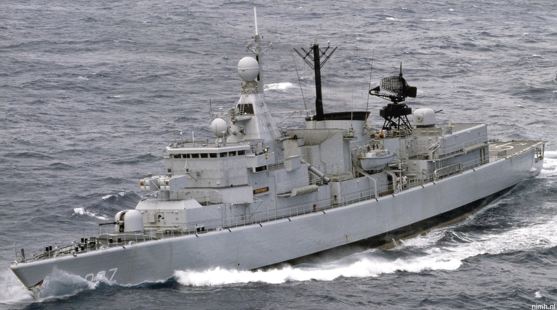 hnlms kortenaer f-807 standard class frigate s-fregat royal netherlands navy koninklijke marine 32