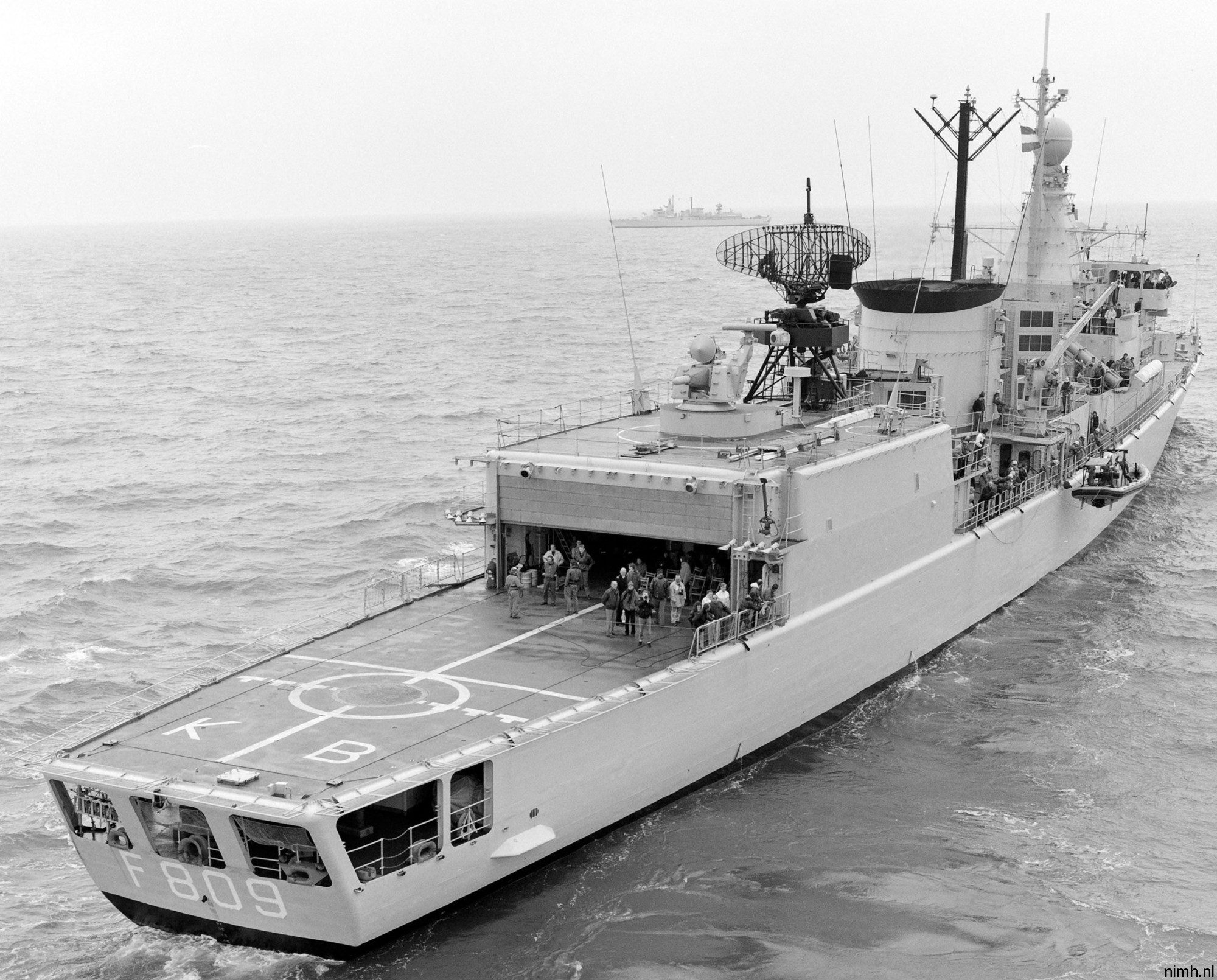 hnlms van kinsbergen f-809 kortenaer standard class frigate s-fregat royal netherlands navy koninklijke marine 04