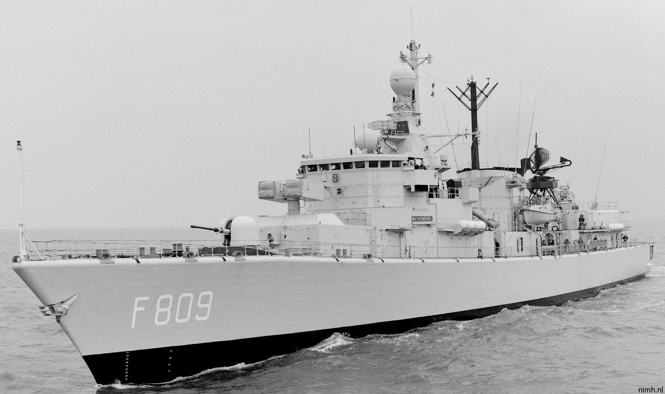 hnlms van kinsbergen f-809 kortenaer standard class frigate s-fregat royal netherlands navy koninklijke marine 06