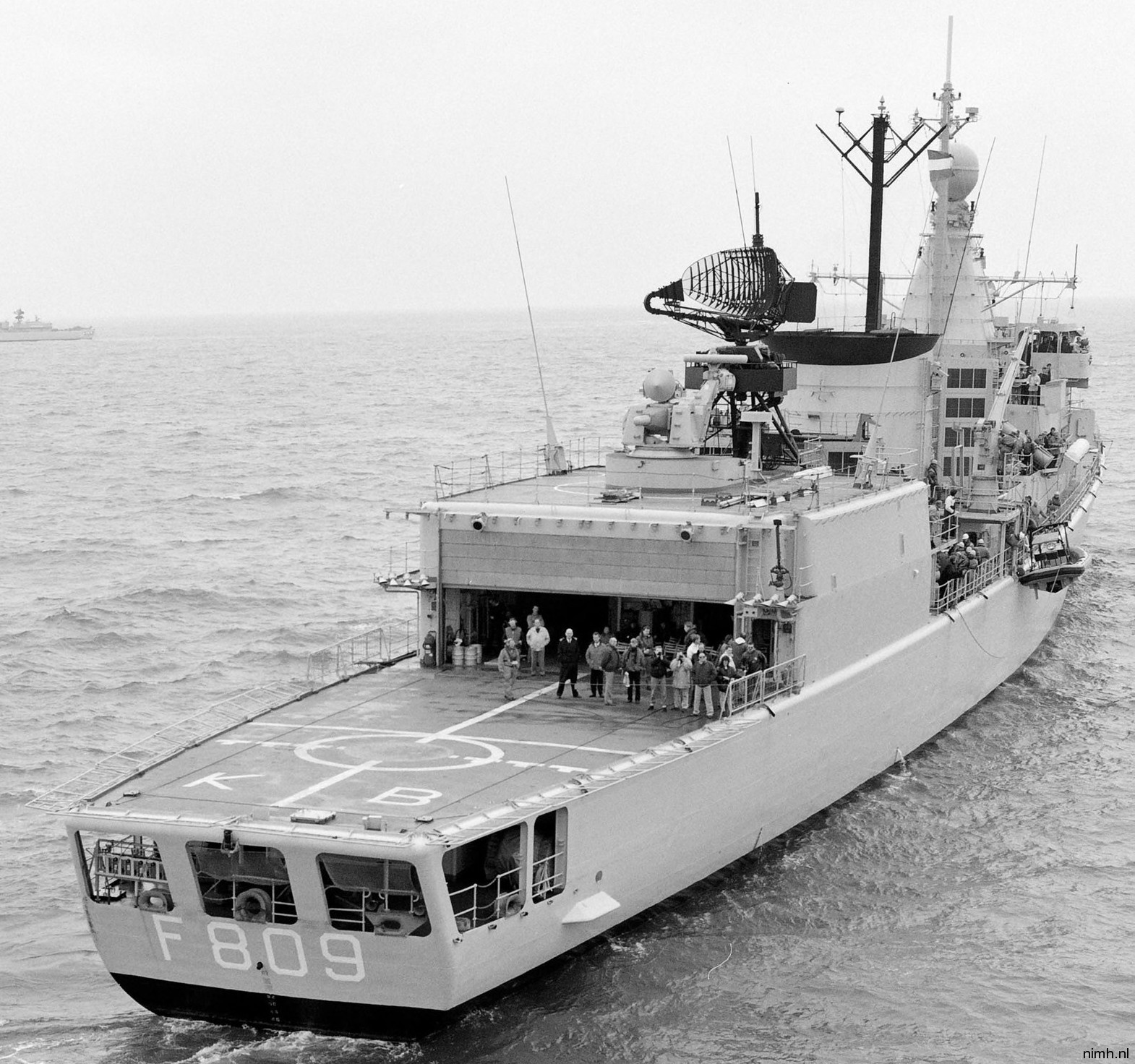 hnlms van kinsbergen f-809 kortenaer standard class frigate s-fregat royal netherlands navy koninklijke marine 08