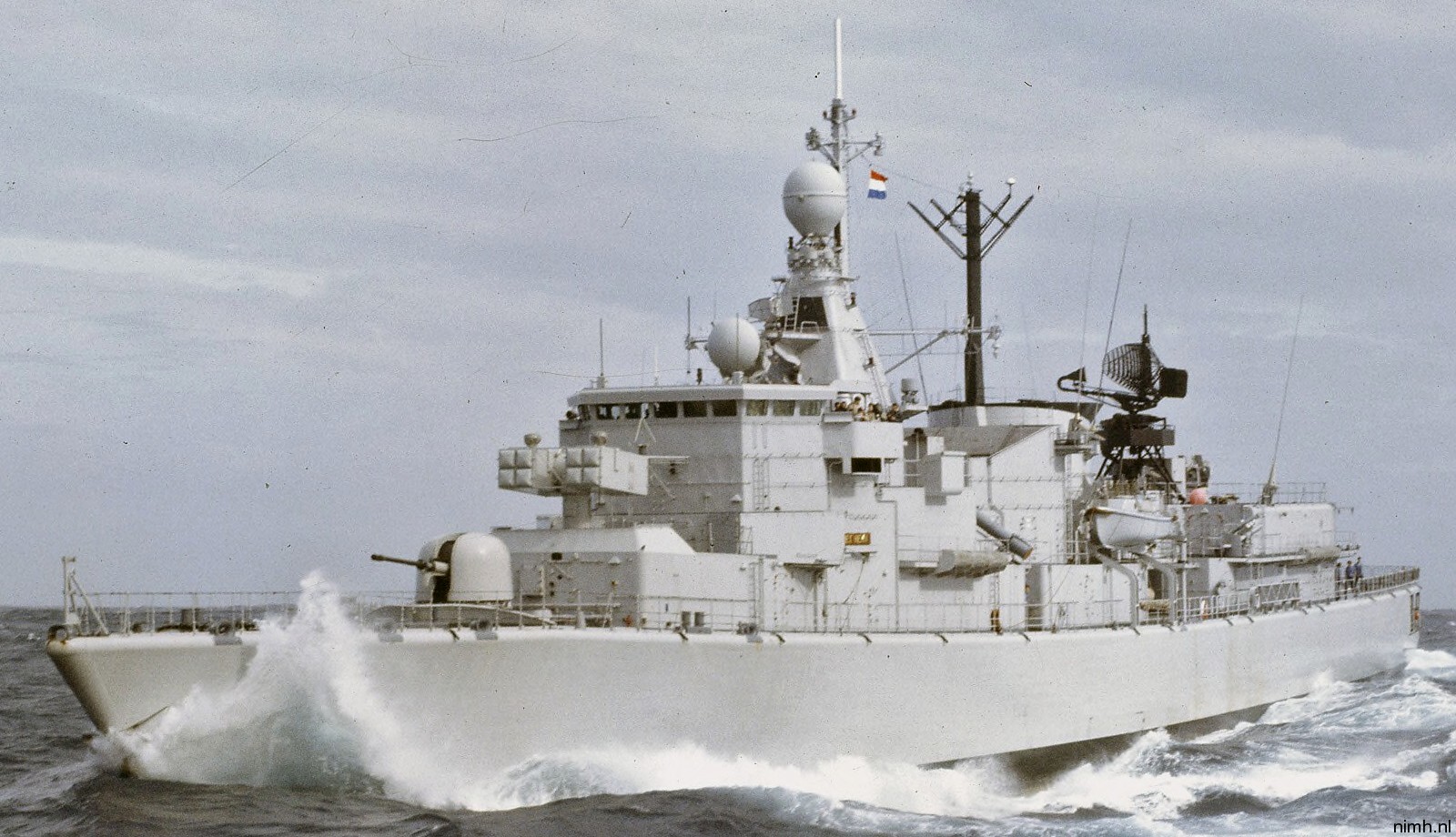 hnlms van kinsbergen f-809 kortenaer standard class frigate s-fregat royal netherlands navy koninklijke marine 25