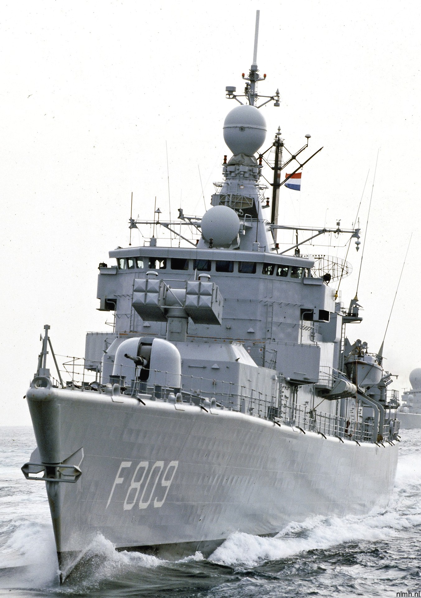 hnlms van kinsbergen f-809 kortenaer standard class frigate s-fregat royal netherlands navy koninklijke marine 27