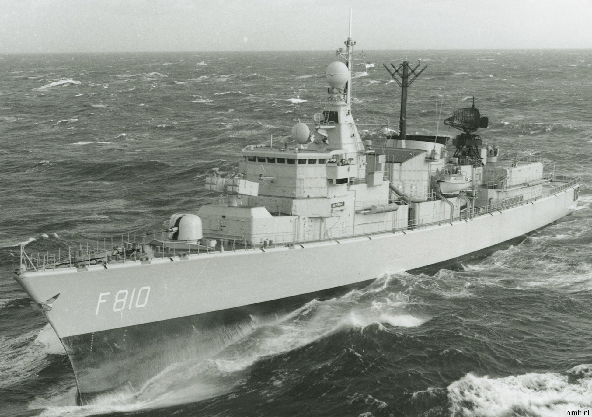 hnlms banckert f-810 kortenaer standard class frigate s-fregat royal netherlands navy koninklijke marine 12