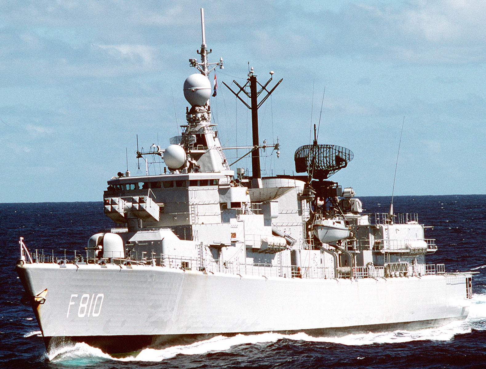 hnlms banckert f-810 kortenaer standard class frigate s-fregat royal netherlands navy koninklijke marine 22