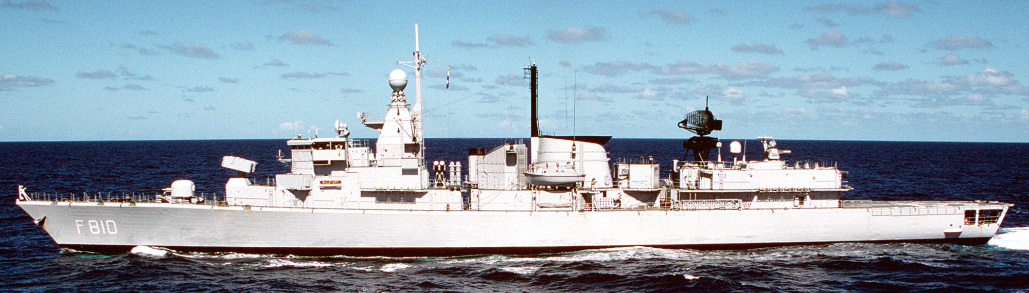 hnlms banckert f-810 kortenaer standard class frigate s-fregat royal netherlands navy koninklijke marine 23