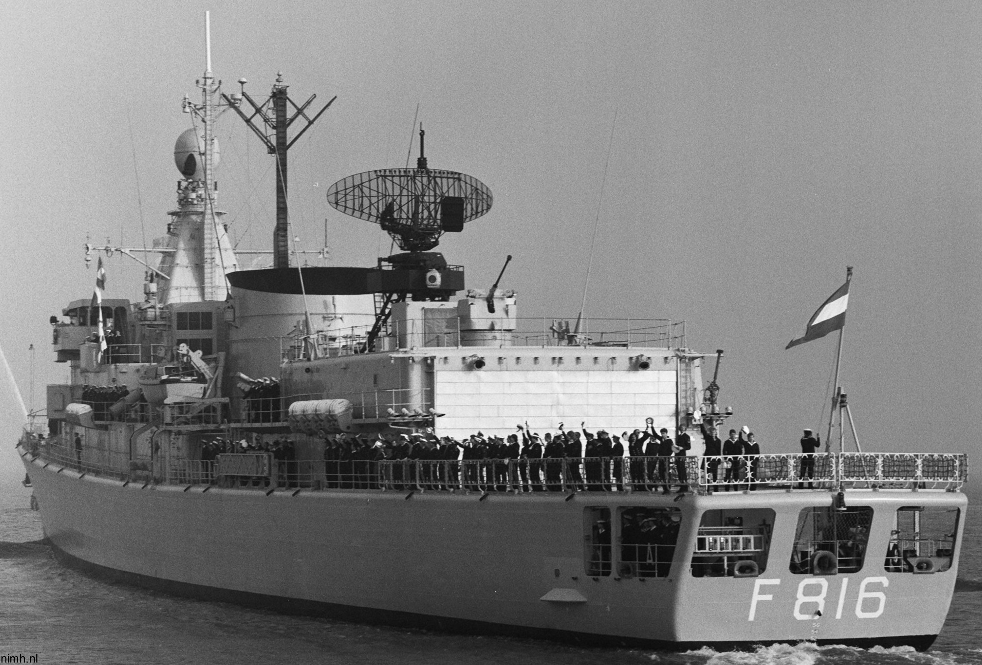 hnlms abraham crijnssen f-816 kortenaer standard class frigate s-fregat royal netherlands navy koninklijke marine 15