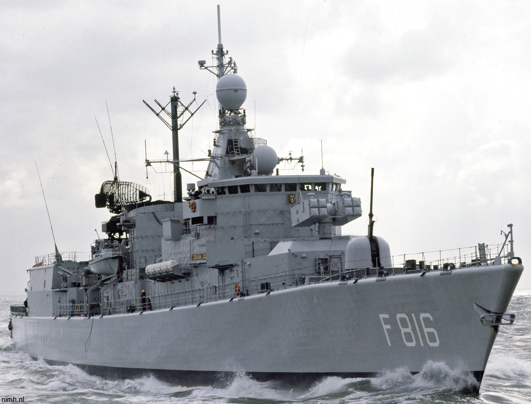 hnlms abraham crijnssen f-816 kortenaer standard class frigate s-fregat royal netherlands navy koninklijke marine 17