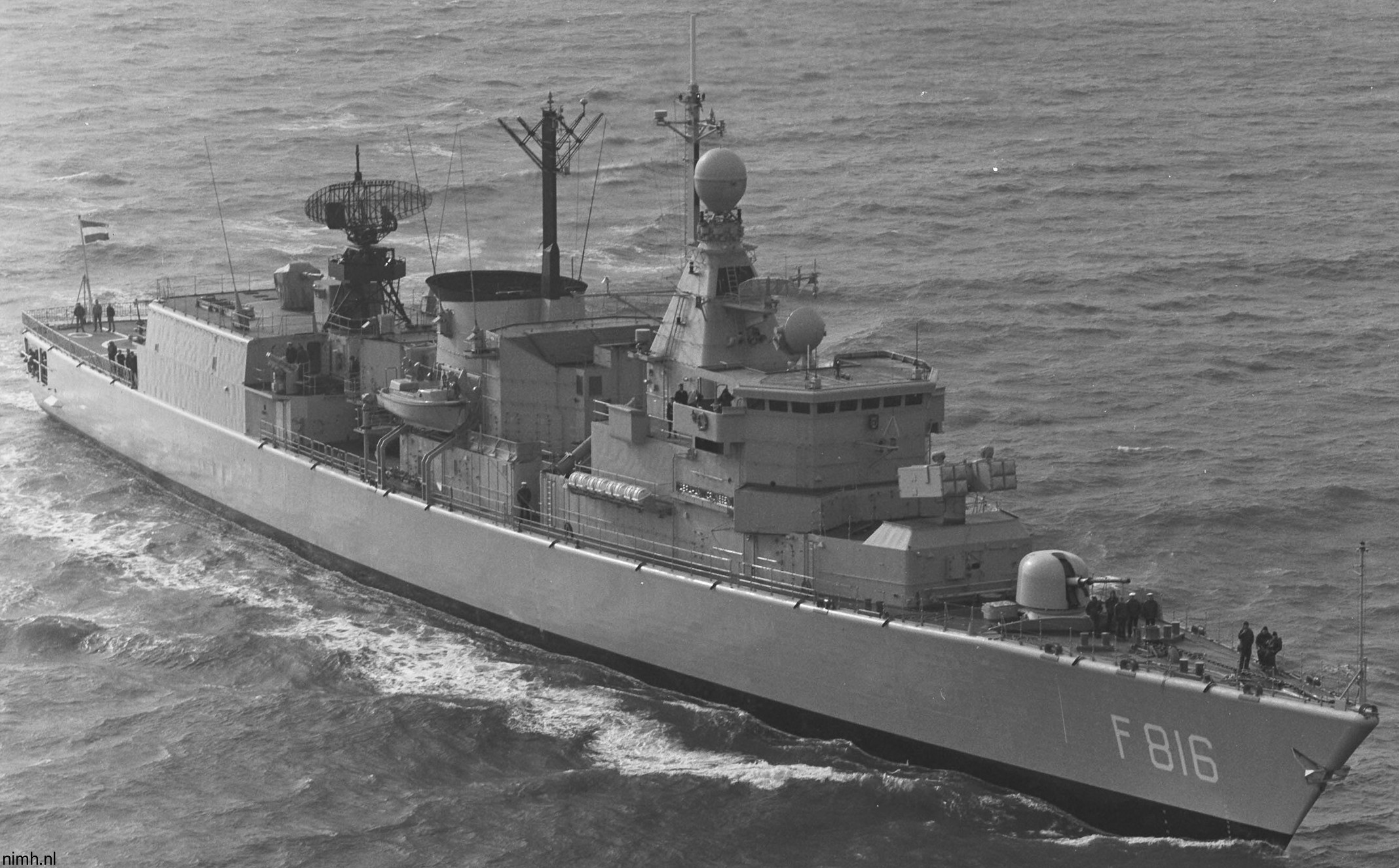 hnlms abraham crijnssen f-816 kortenaer standard class frigate s-fregat royal netherlands navy koninklijke marine 22