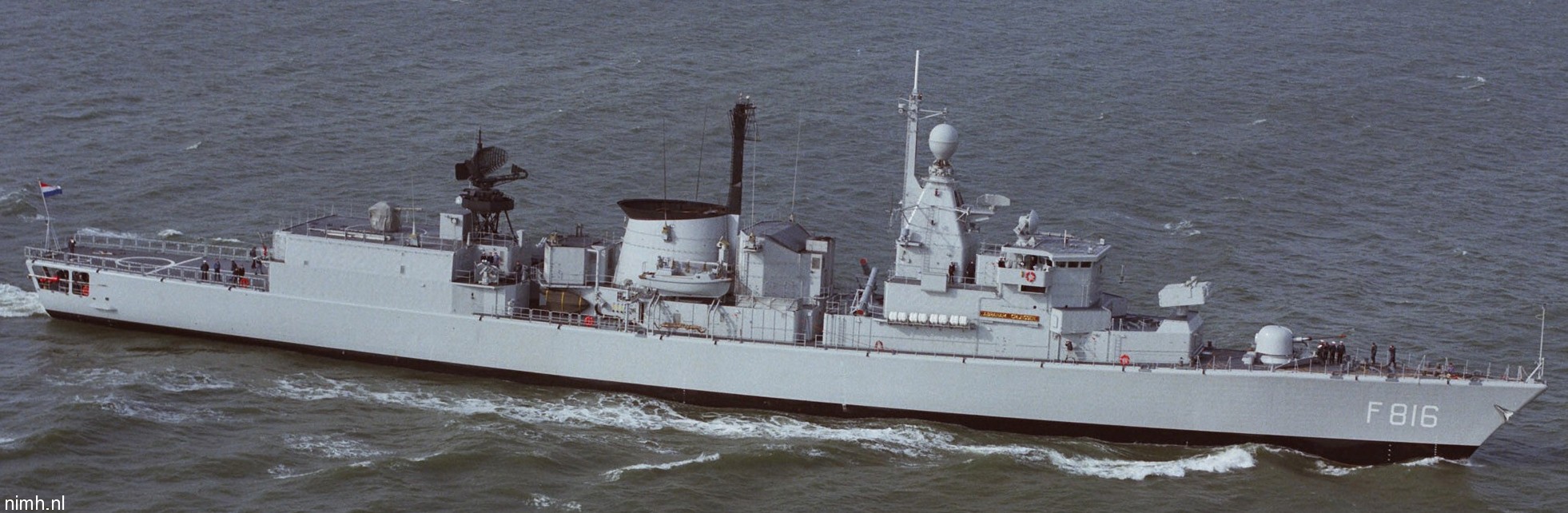 hnlms abraham crijnssen f-816 kortenaer standard class frigate s-fregat royal netherlands navy koninklijke marine 24