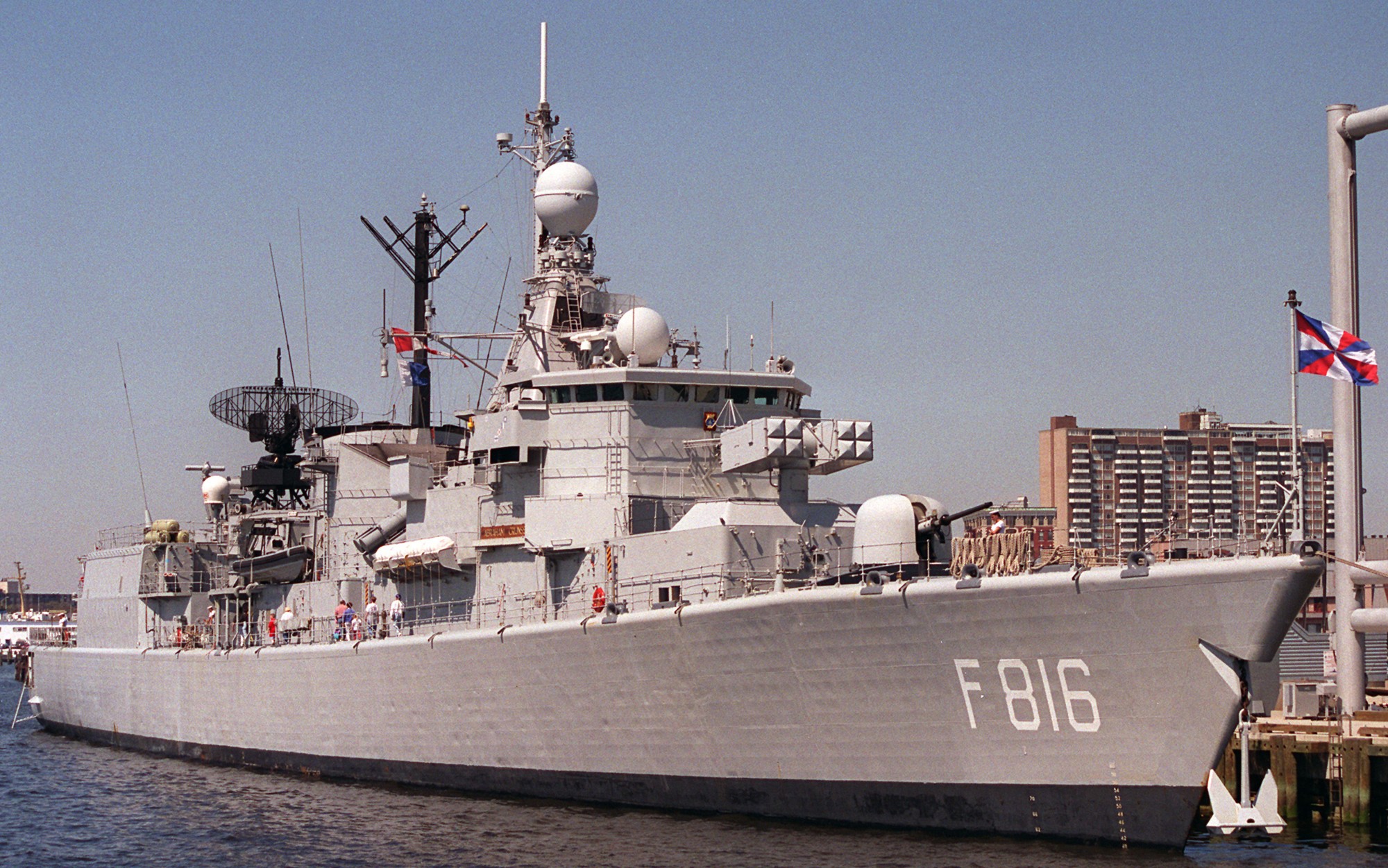 hnlms abraham crijnssen f-816 kortenaer standard class frigate s-fregat royal netherlands navy koninklijke marine 26