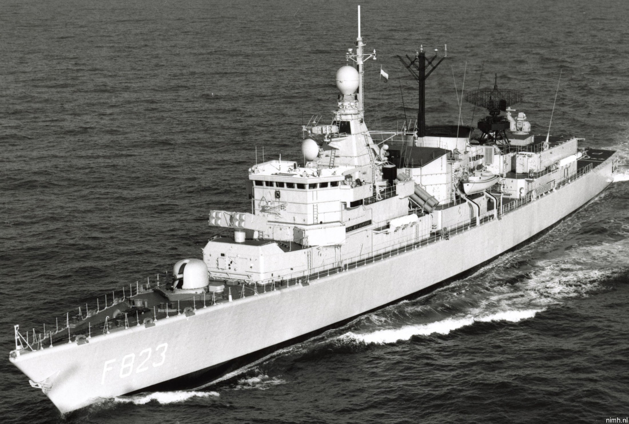 hnlms philips van almonde f-823 kortenaer standard class frigate s-fregat royal netherlands navy koninklijke marine 09