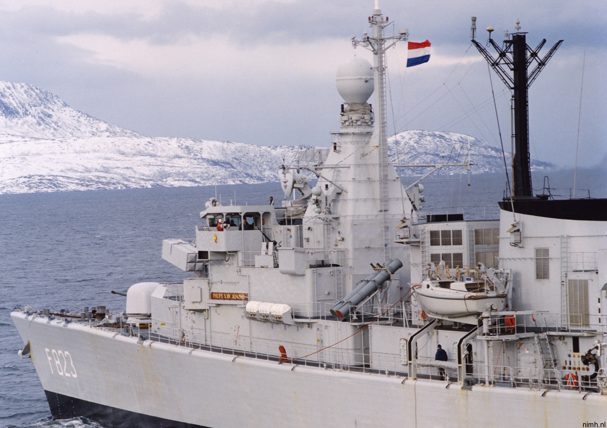 hnlms philips van almonde f-823 kortenaer standard class frigate s-fregat royal netherlands navy koninklijke marine 17