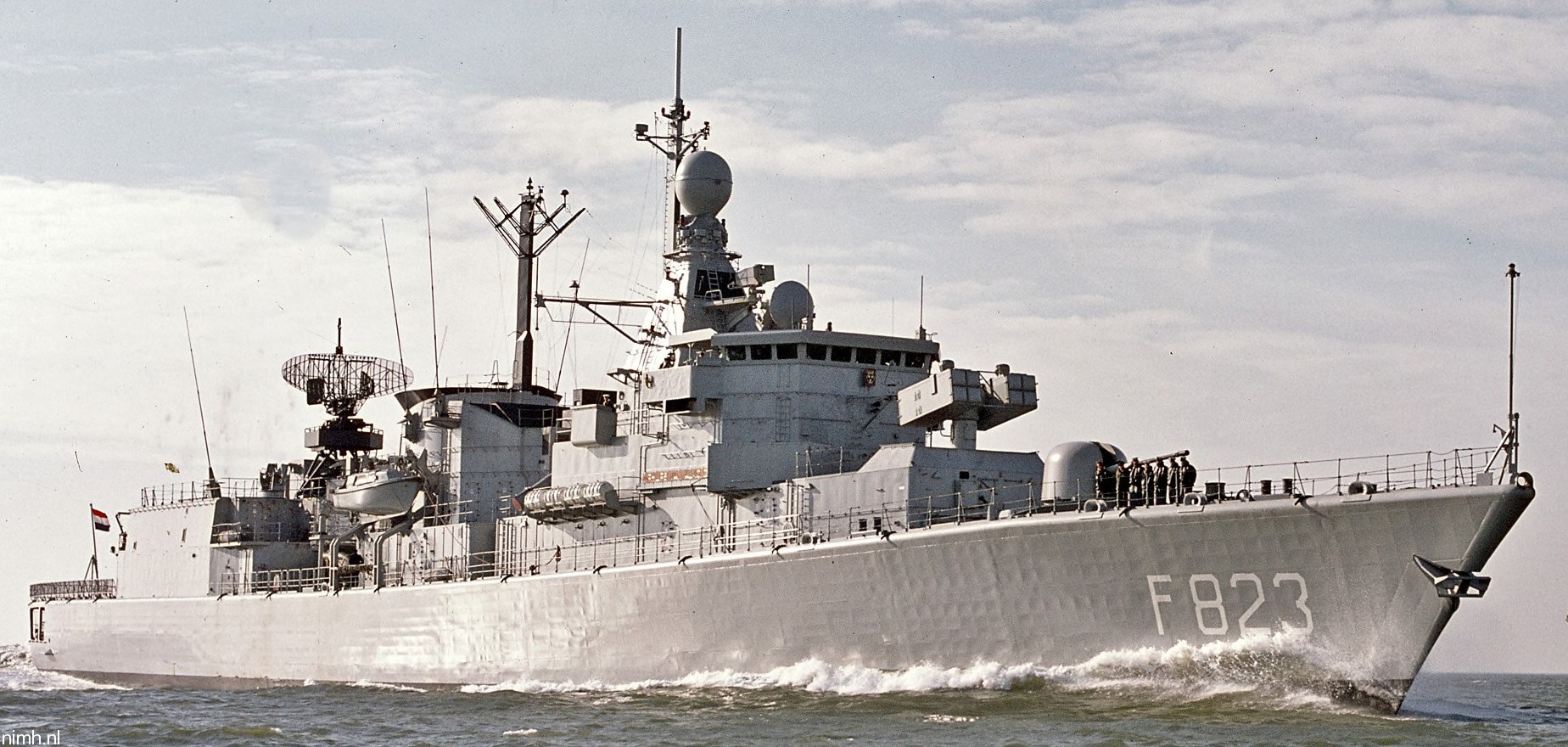 hnlms philips van almonde f-823 kortenaer standard class frigate royal netherlands navy koninklijke marine 26x