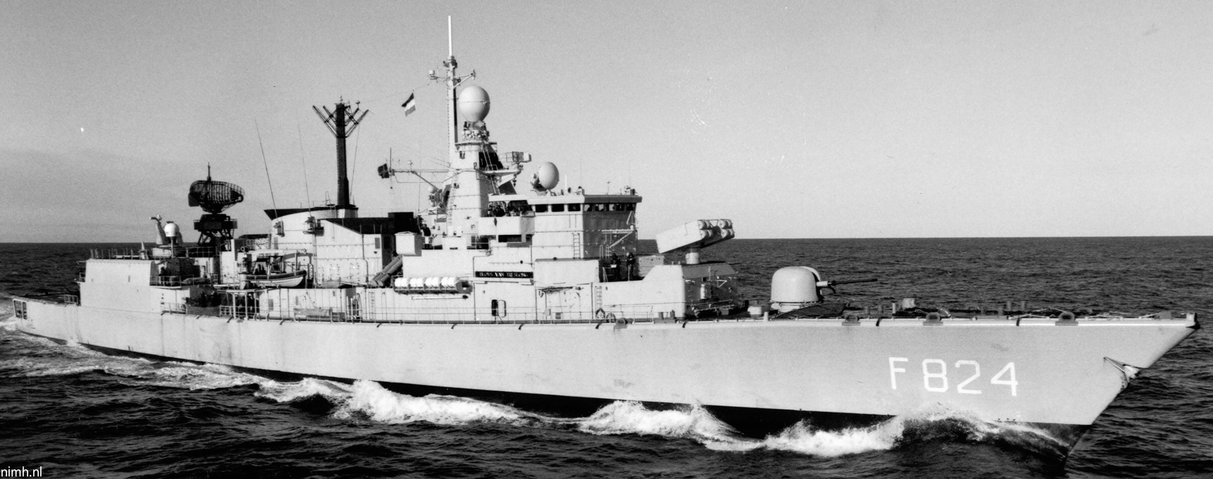 hnlms bloys van treslong f-824 kortenaer standard class frigate s-fregat royal netherlands navy koninklijke marine 05