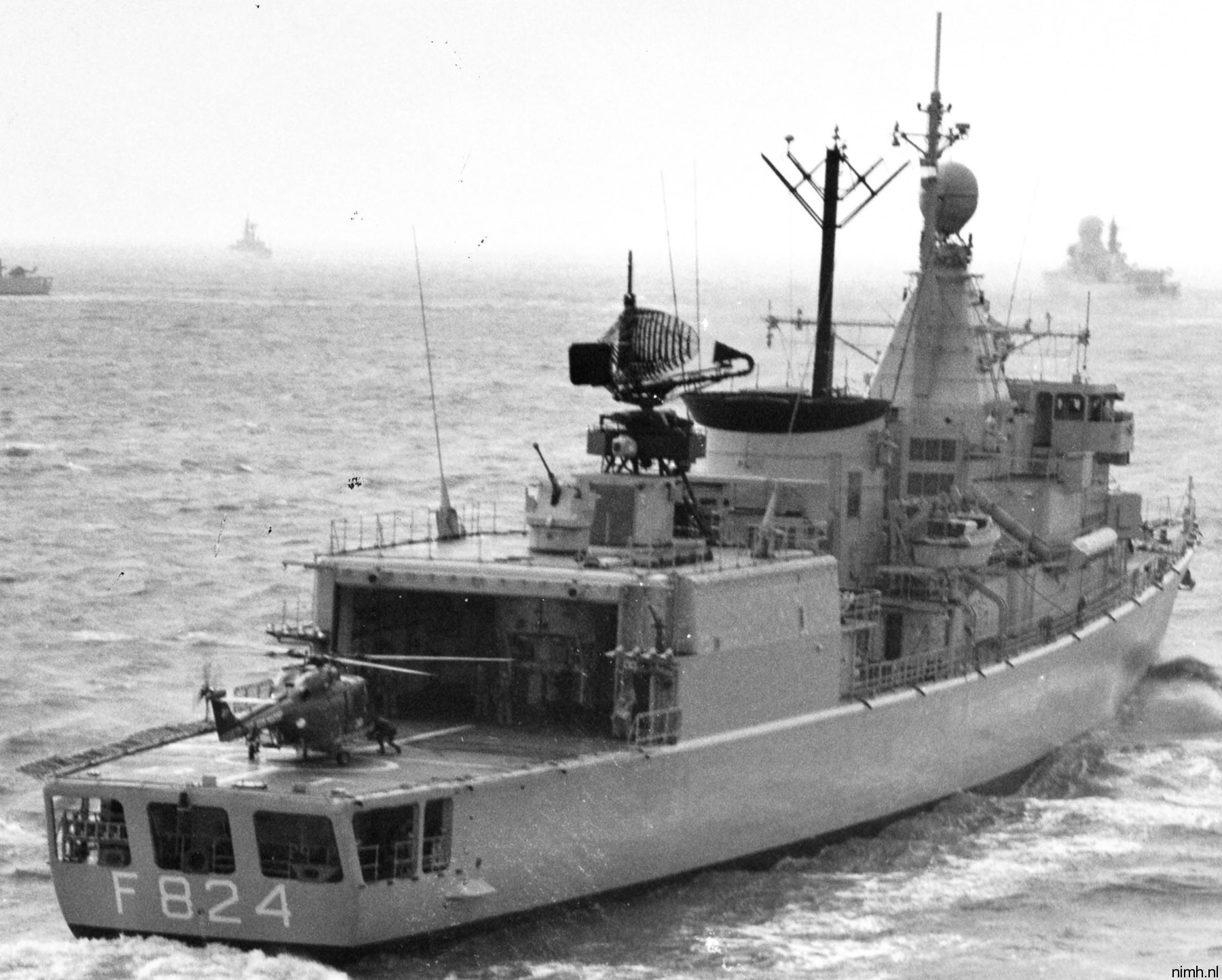 hnlms bloys van treslong f-824 kortenaer standard class frigate s-fregat royal netherlands navy koninklijke marine 09