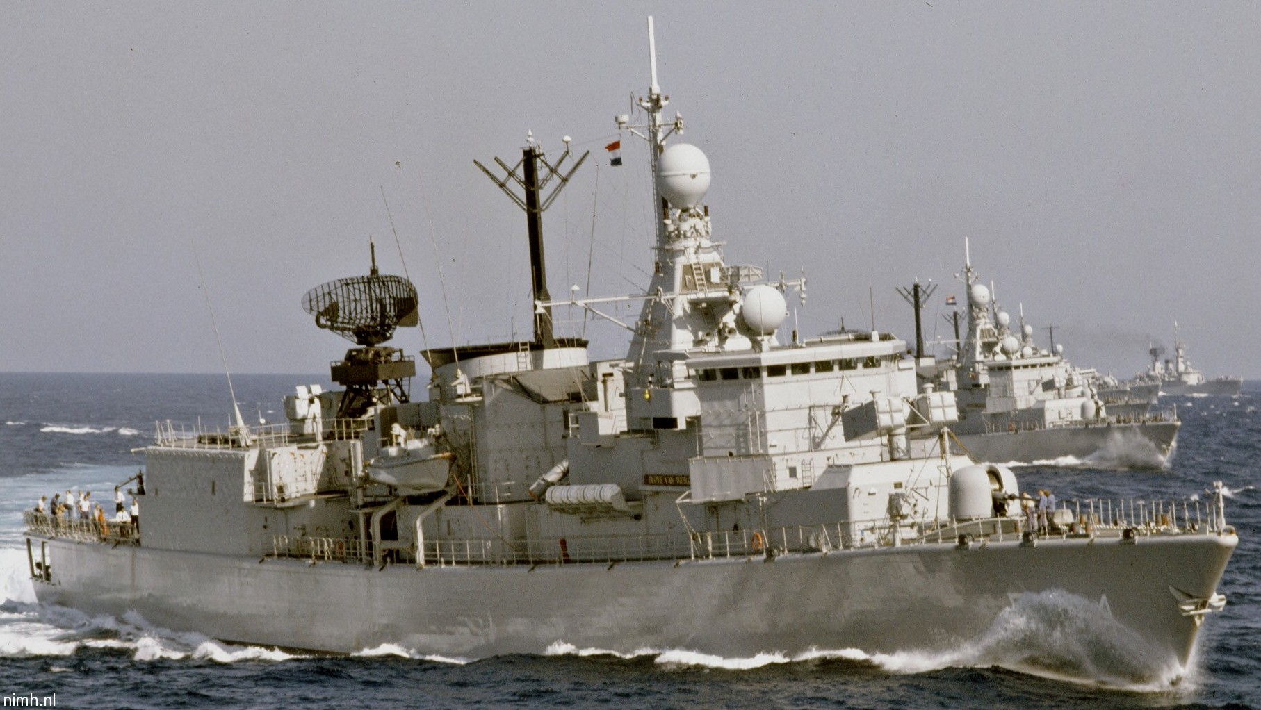 hnlms bloys van treslong f-824 kortenaer standard class frigate s-fregat royal netherlands navy koninklijke marine nato 21