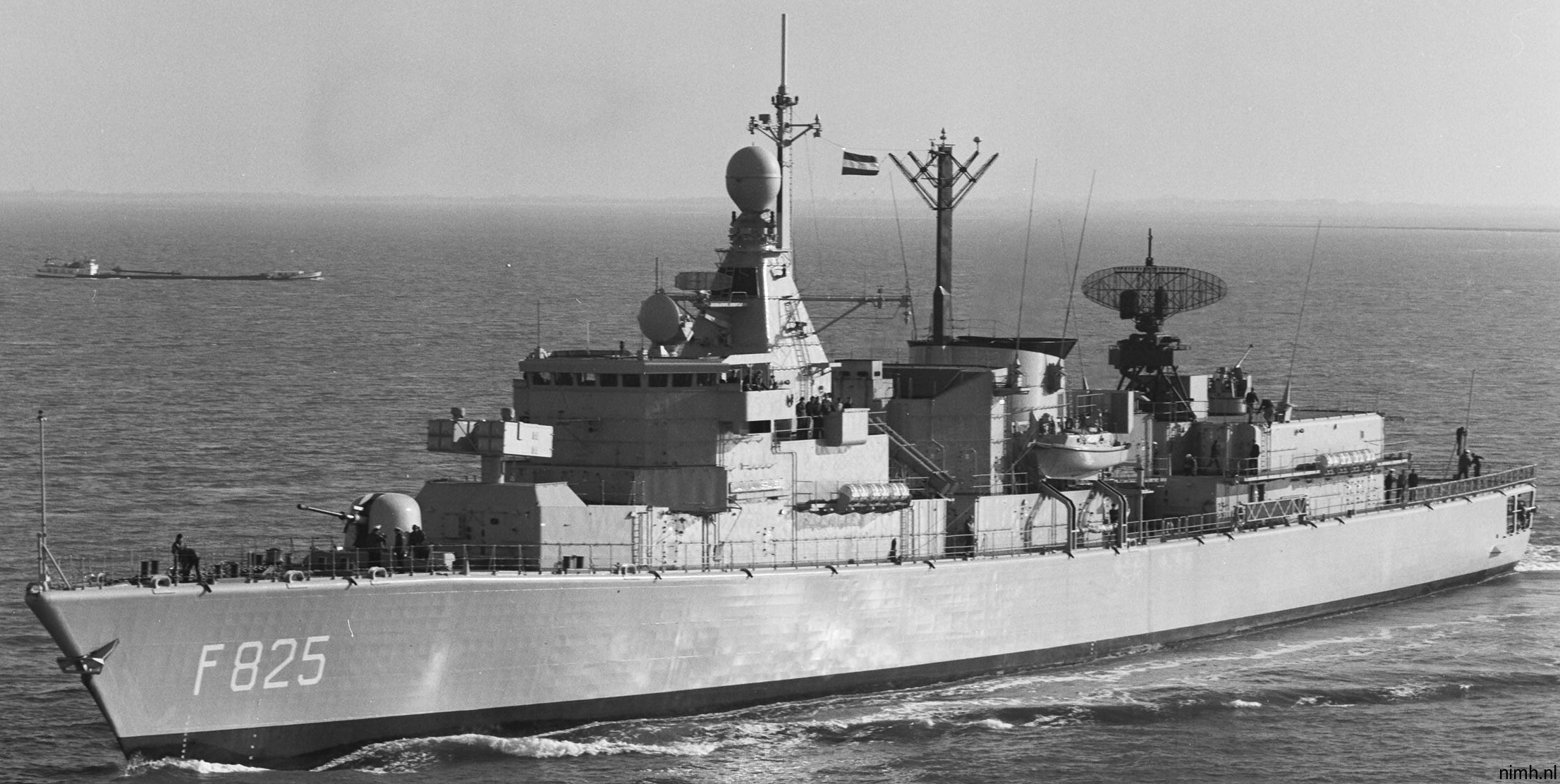 hnlms jan van brakel f-825 kortenaer standard class frigate s-fregat royal netherlands navy koninklijke marine 04