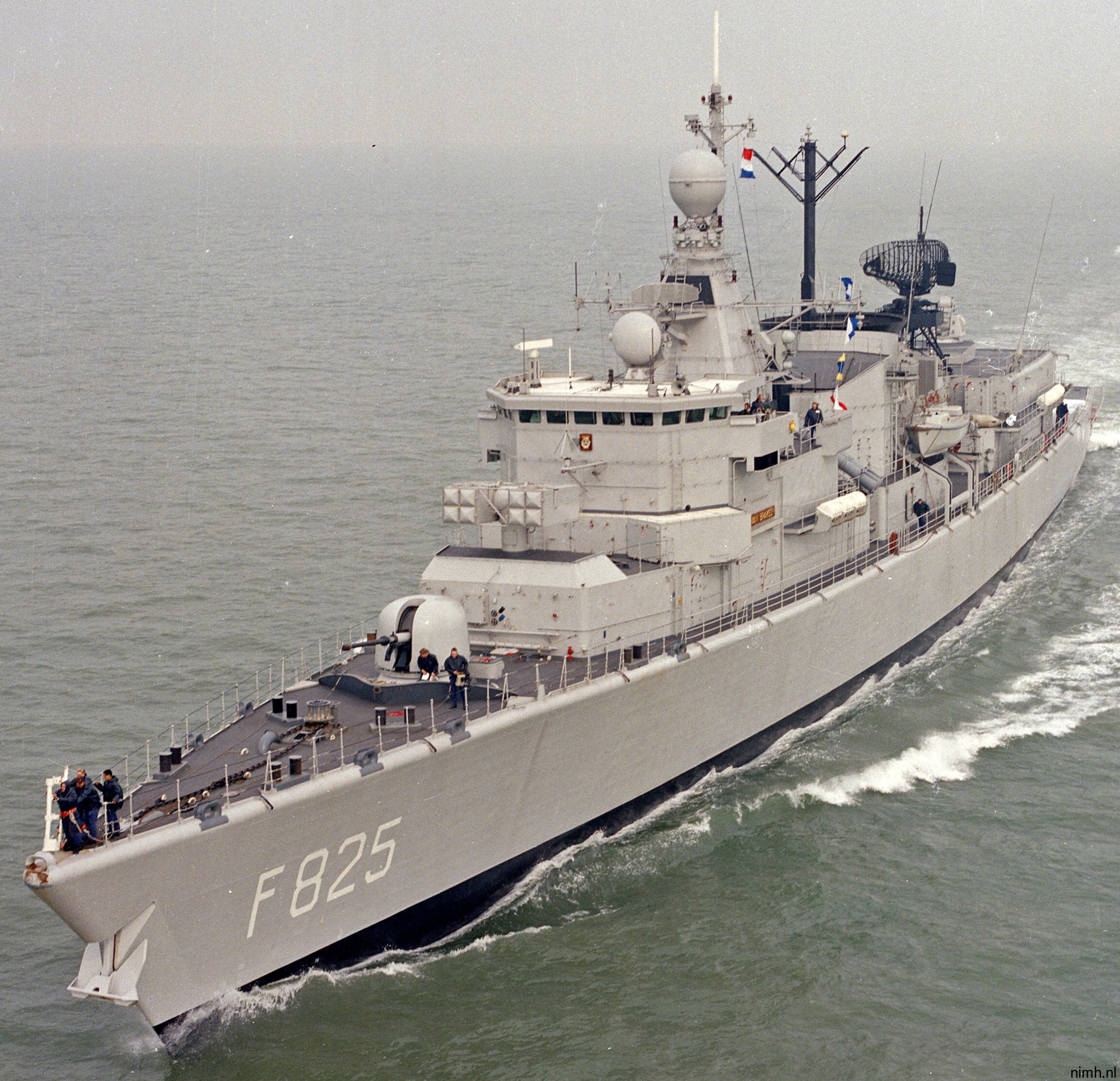 hnlms jan van brakel f-825 kortenaer standard class frigate s-fregat royal netherlands navy koninklijke marine 17