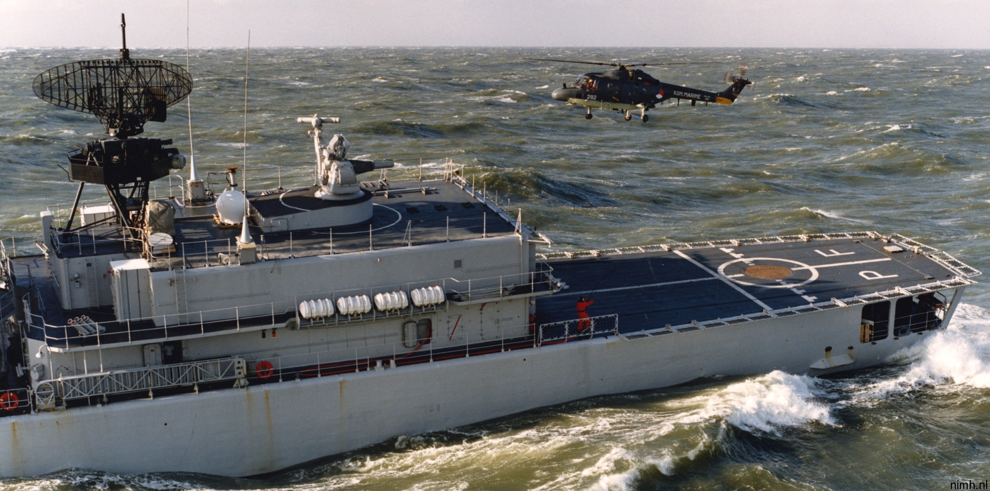 kortenaer standard class frigate s-fregat royal netherlands navy koninklijke marine sh-14d lynx helicopter 08