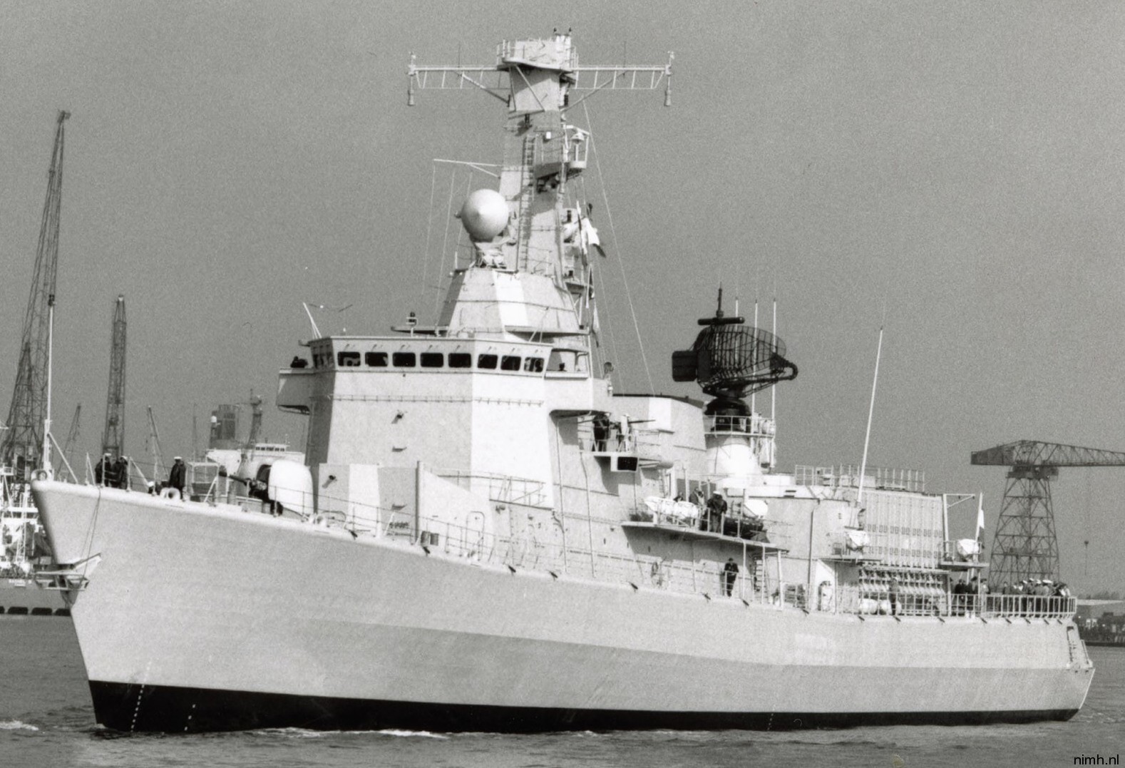 hnlms karel doorman f-827 multipurpose frigate m-fregat royal netherlands navy koninklijke marine 17