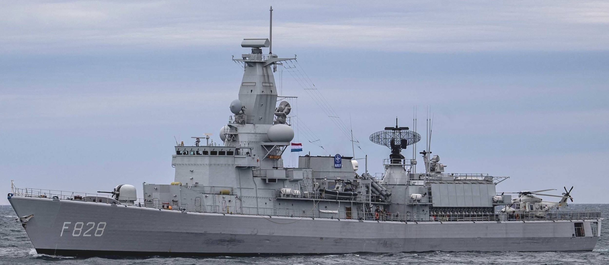 hnlms van speijk f-828 karel doorman class multipurpose frigate m-fregat royal netherlands navy koninklijke marine schelde 21x