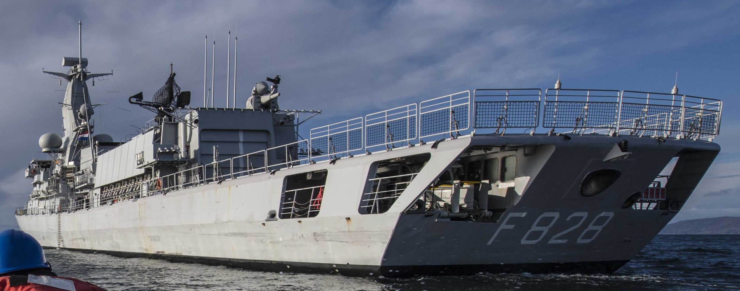 hnlms van speijk f-828 karel doorman class multipurpose frigate m-fregat royal netherlands navy koninklijke marine 22