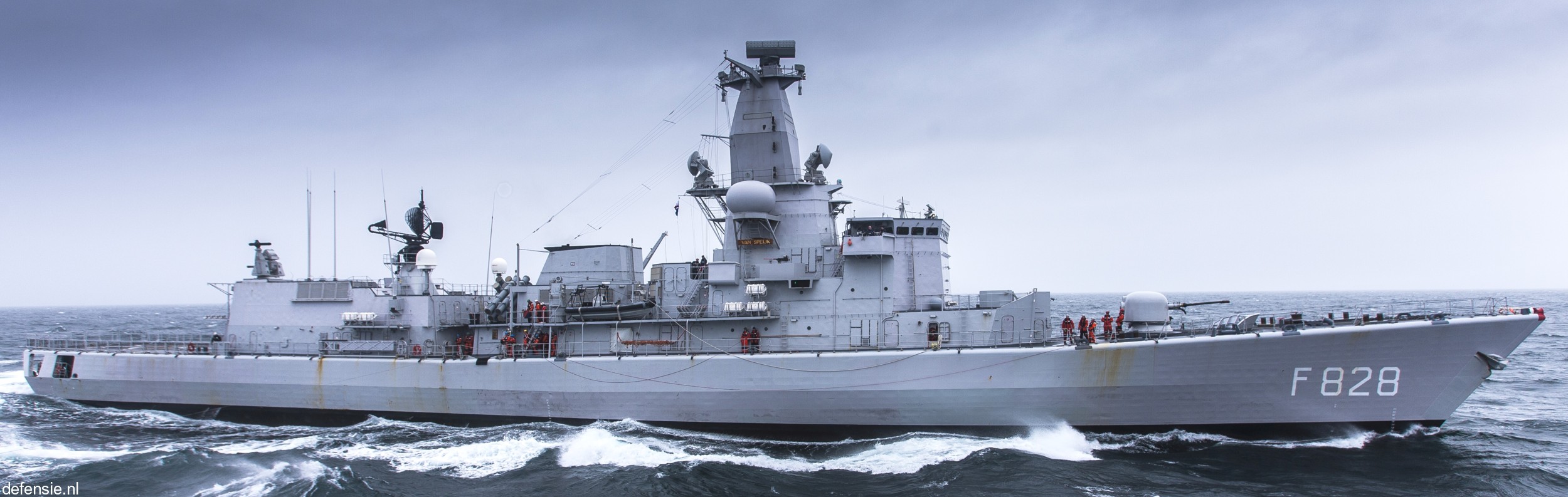 hnlms van speijk f-828 karel doorman class multipurpose frigate m-fregat royal netherlands navy koninklijke marine 33