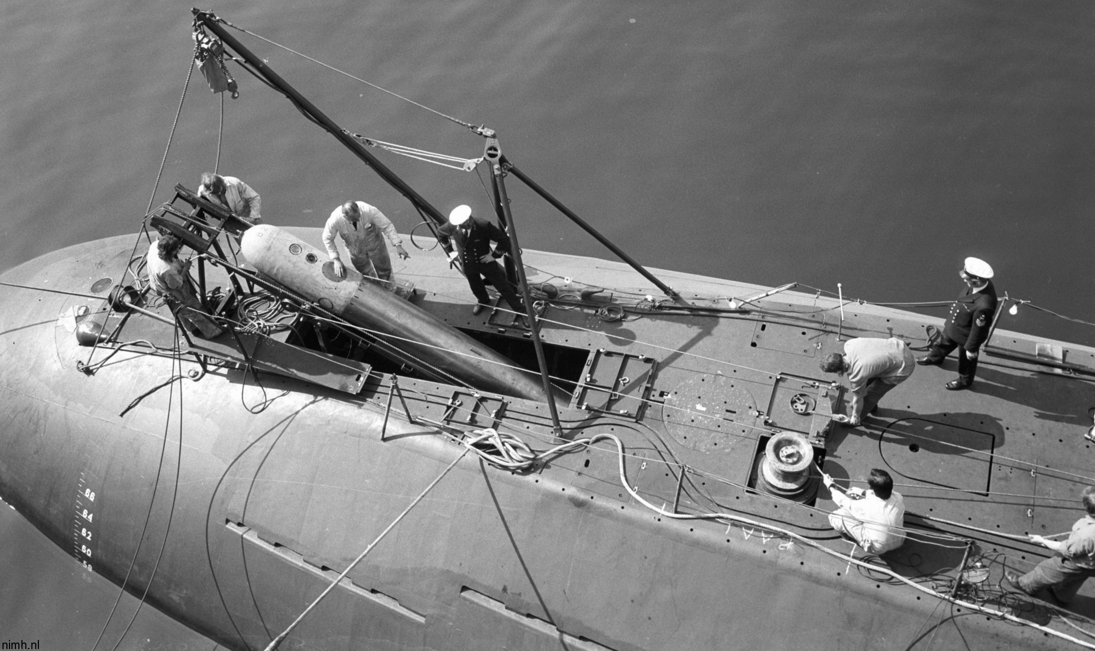 s-807 hnlms tijgerhaai attack submarine ssk royal netherlands navy koninklijke marine 03 torpedo