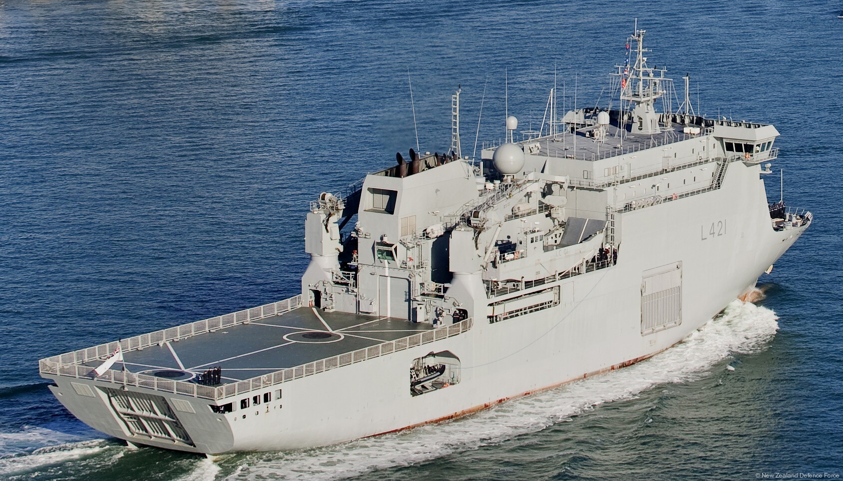 L 421 Hmnzs Canterbury Multi Role Vessel New Zealand Navy