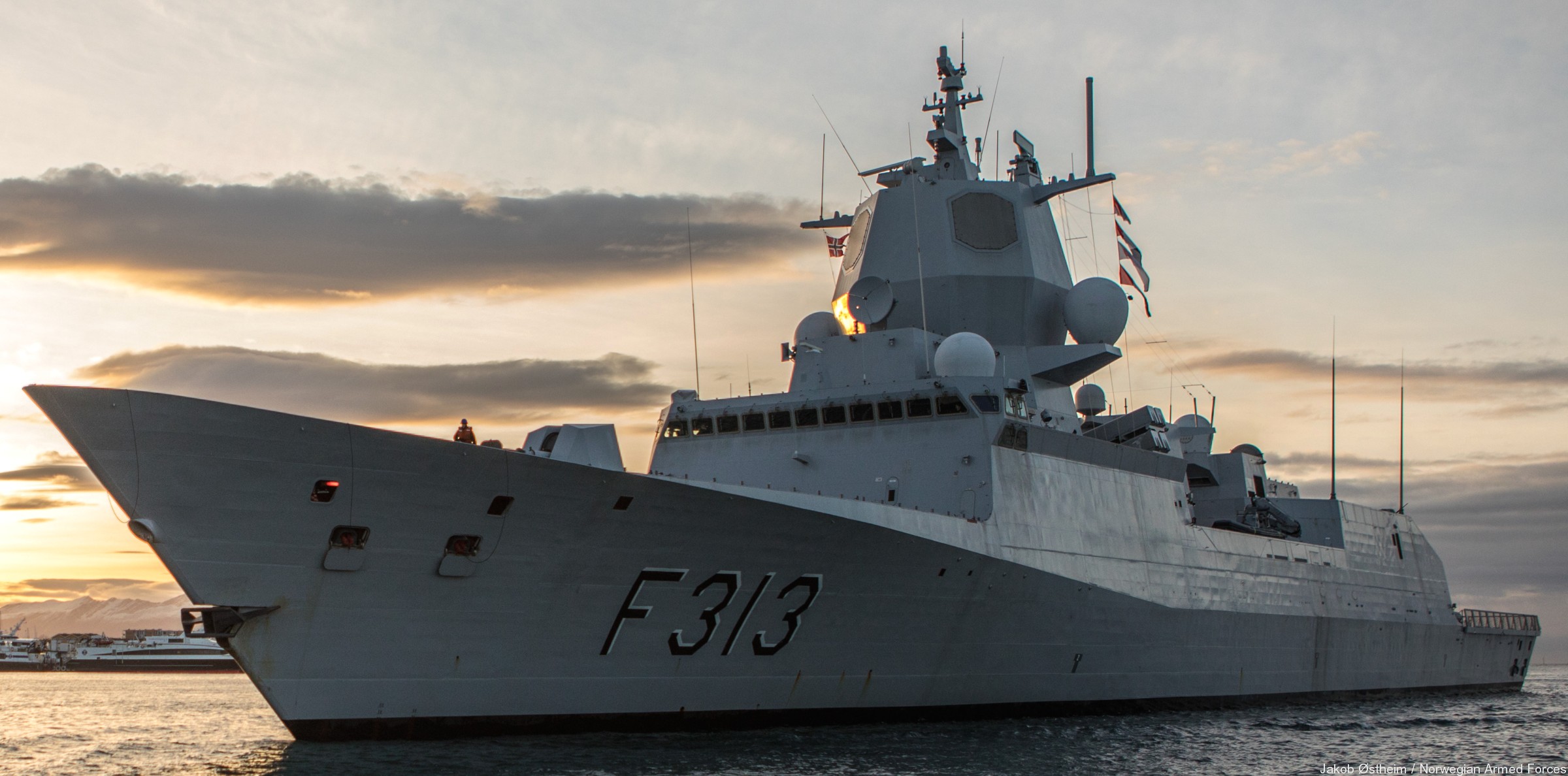 f-313 helge ingstad hnoms knm nansen class frigate royal norwegian navy 26