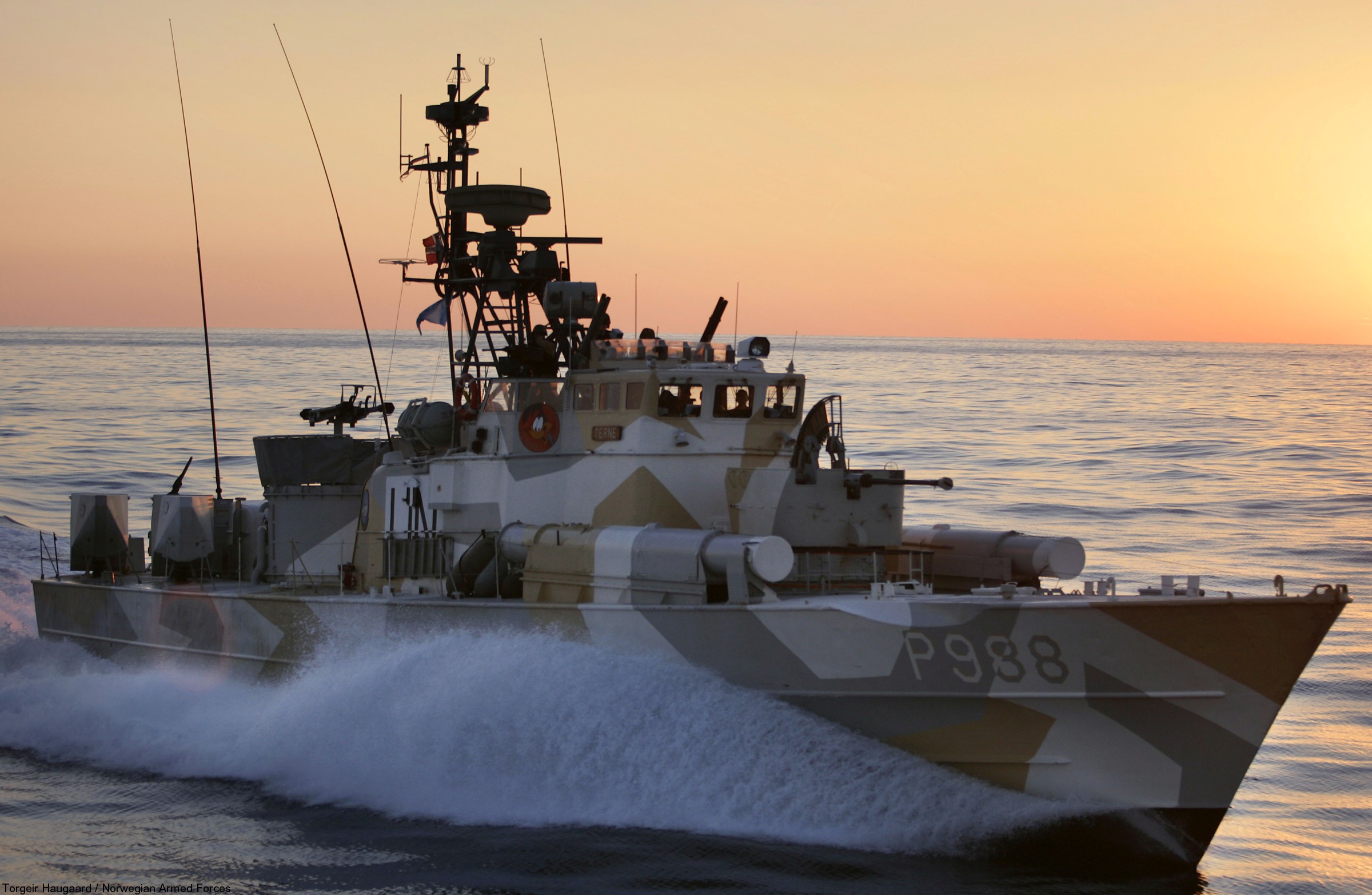 p-988 knm terne hauk class fast attack missile torpedo craft boat norwegian navy sjøforsvaret 02