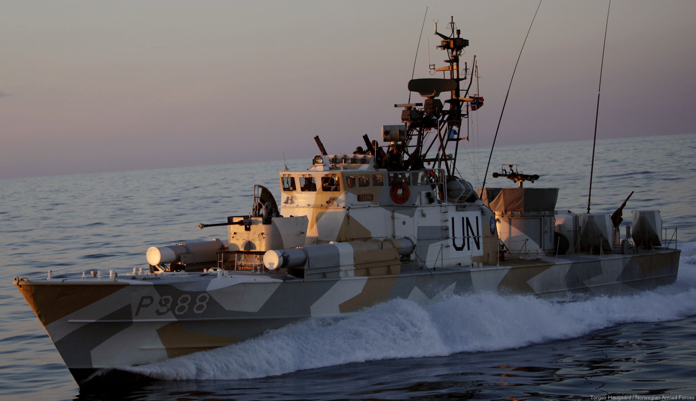 p-988 knm terne hauk class fast attack missile torpedo craft boat norwegian navy sjøforsvaret 09