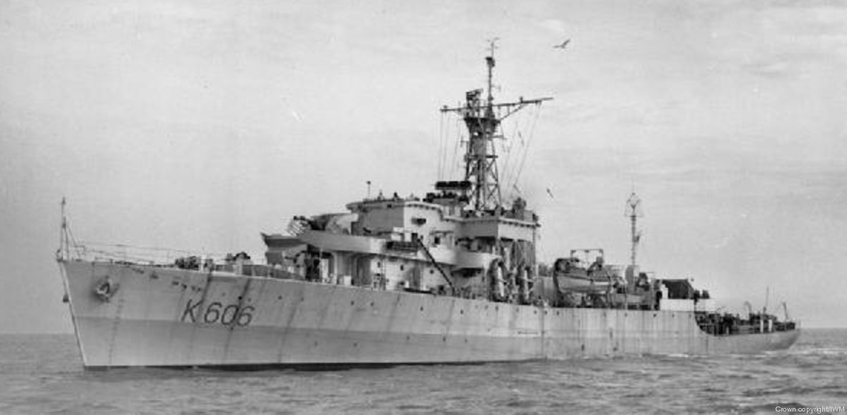 f-337 nrp pacheco pereira k-606 hms bigbury bay frigate portuguese navy marinha 03