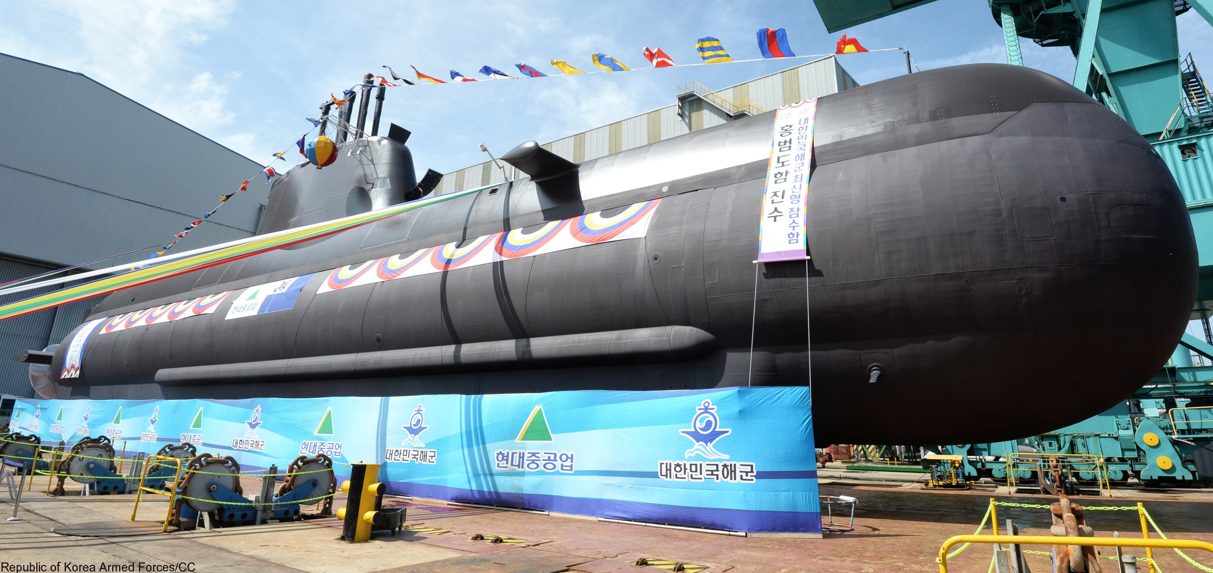 ss-079 roks hong beom-do son won-il class attack submarine type-214 kss-ii republic of korea navy rokn torpedo ssm missile 03