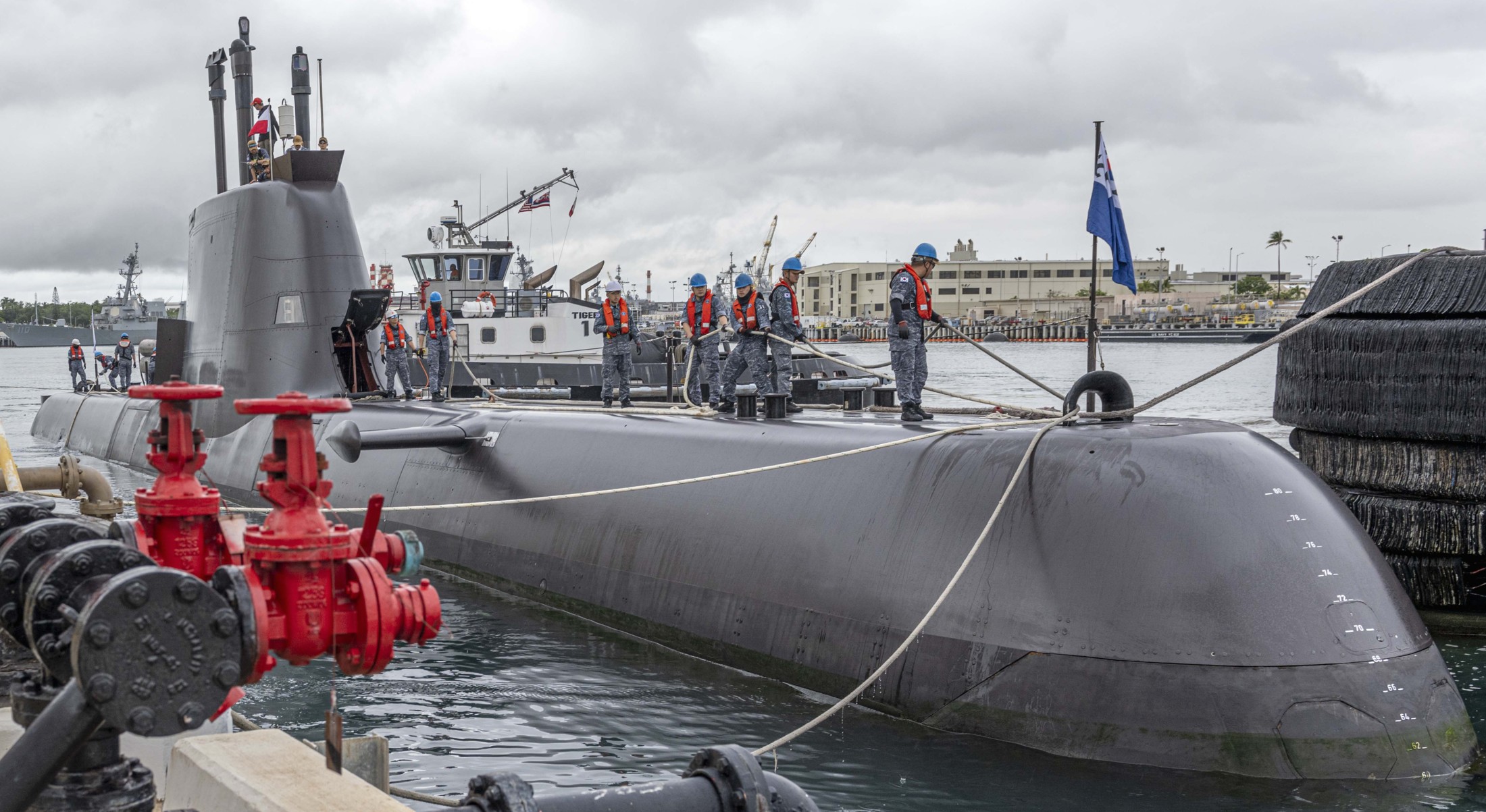 ss-081 roks lee beom-seok son won-il class attack submarine type-214 kss-ii republic of korea navy rokn 11