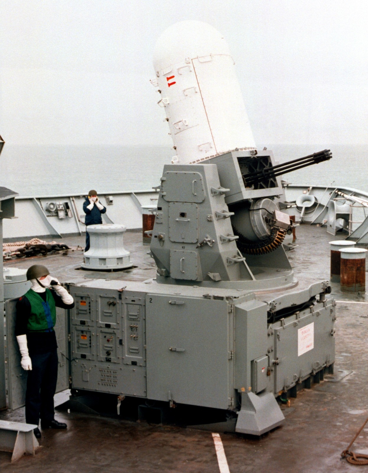 r06 hms illustrious invincible class aircraft carrier royal navy 49 mk-15 ciws gulf war