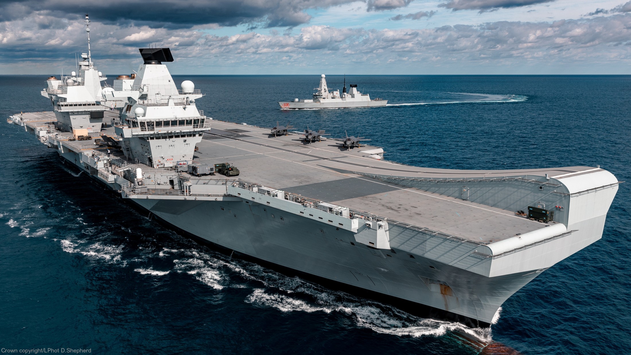US Marine Corps Departs from Royal Navy’s HMS Queen Elizabeth (R08 ...
