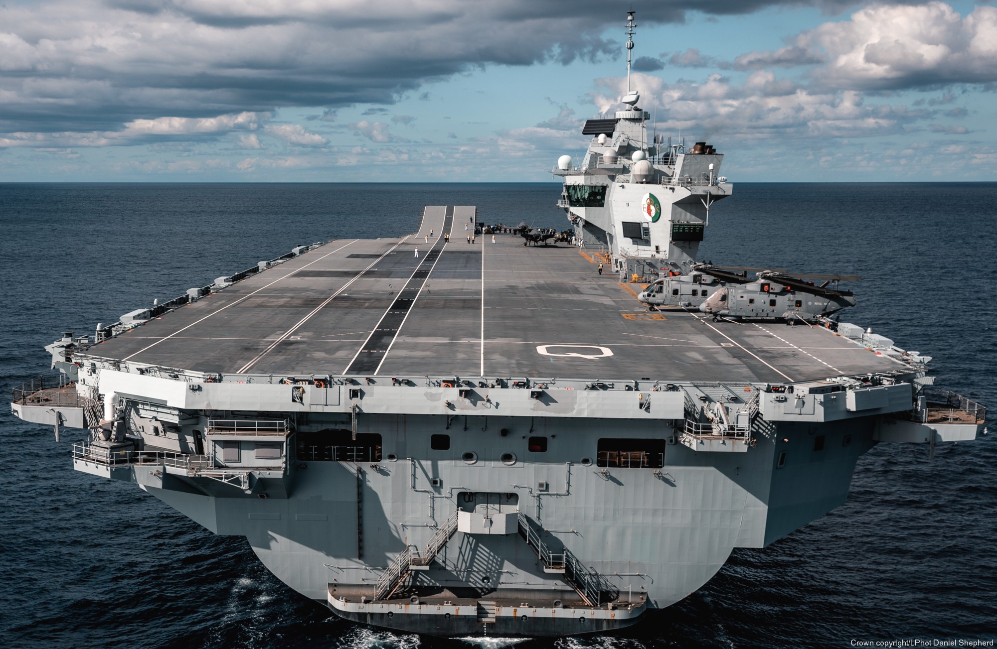 hms queen elizabeth r08 aircraft carrier royal navy 155