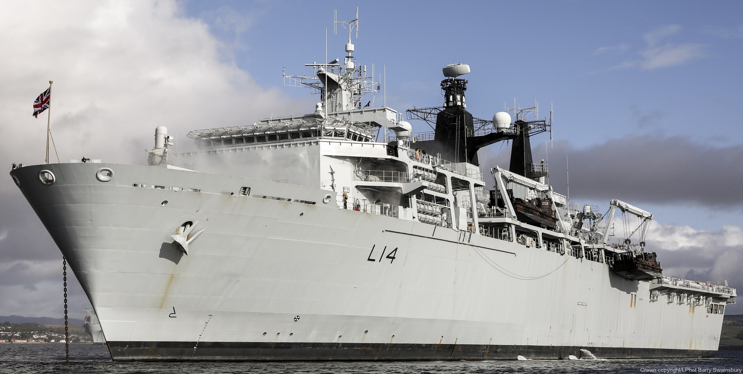 l14 hms albion amphibious transport dock assault ship landing platform lpd royal navy 29