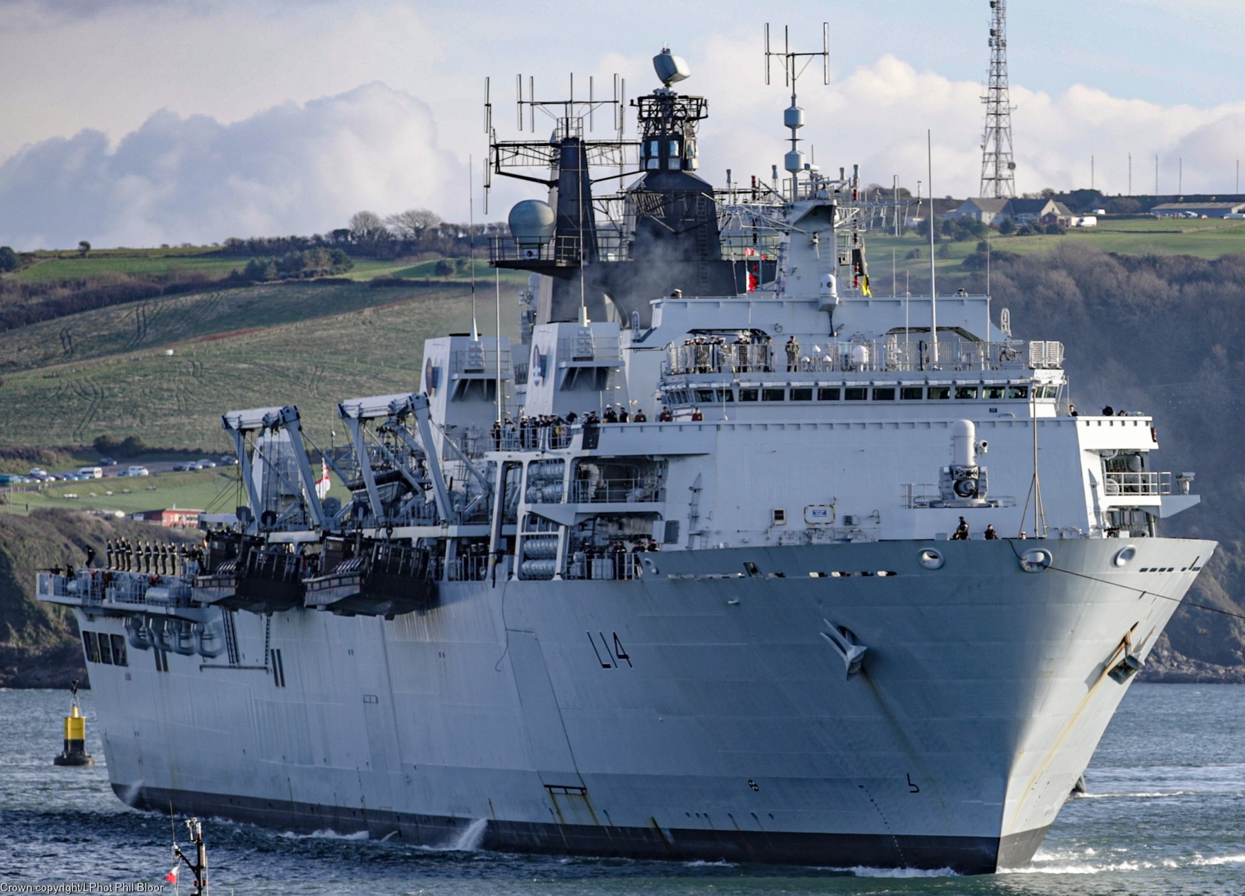 l14 hms albion amphibious transport dock assault ship landing platform lpd royal navy 62