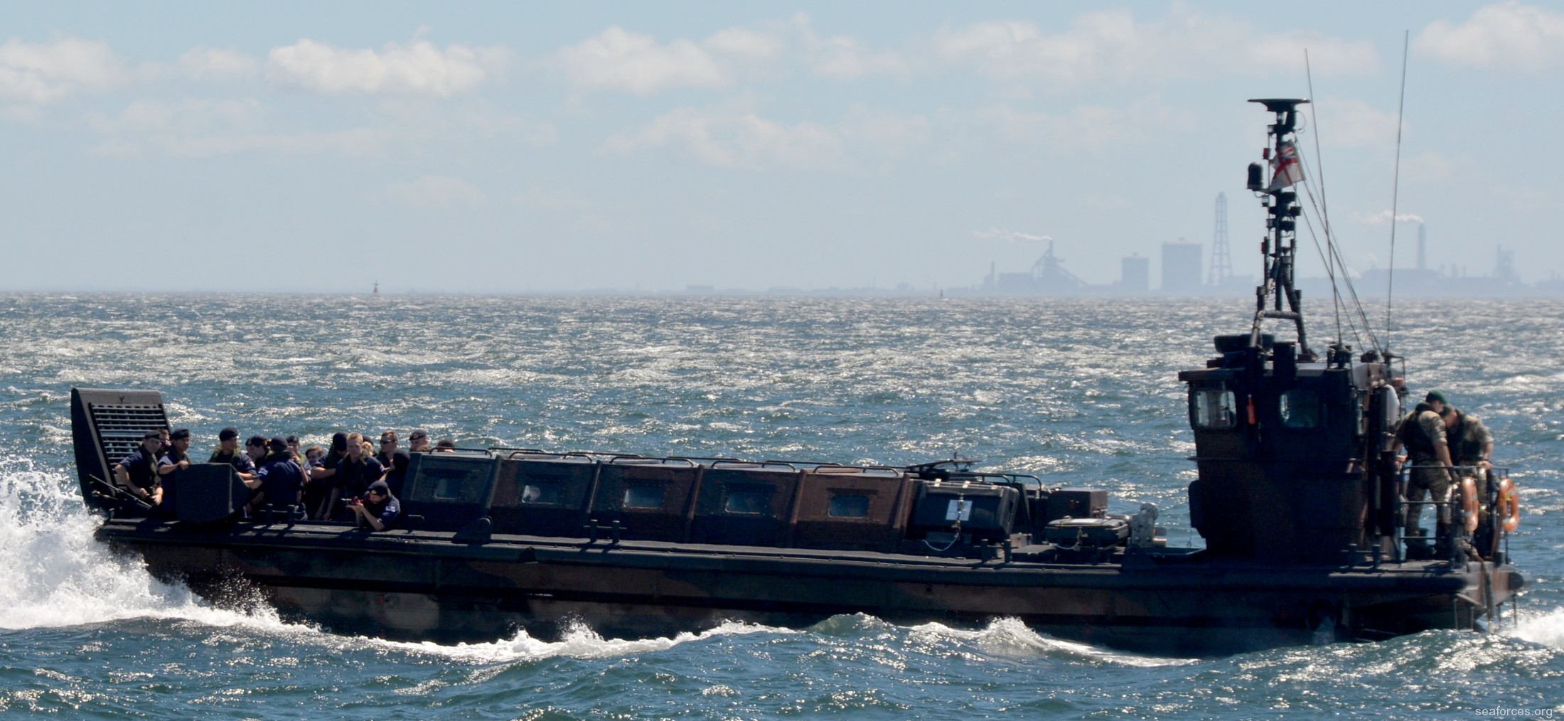 l14 hms albion amphibious transport dock assault ship landing platform lpd royal navy landing craft lcvp mk.5 04