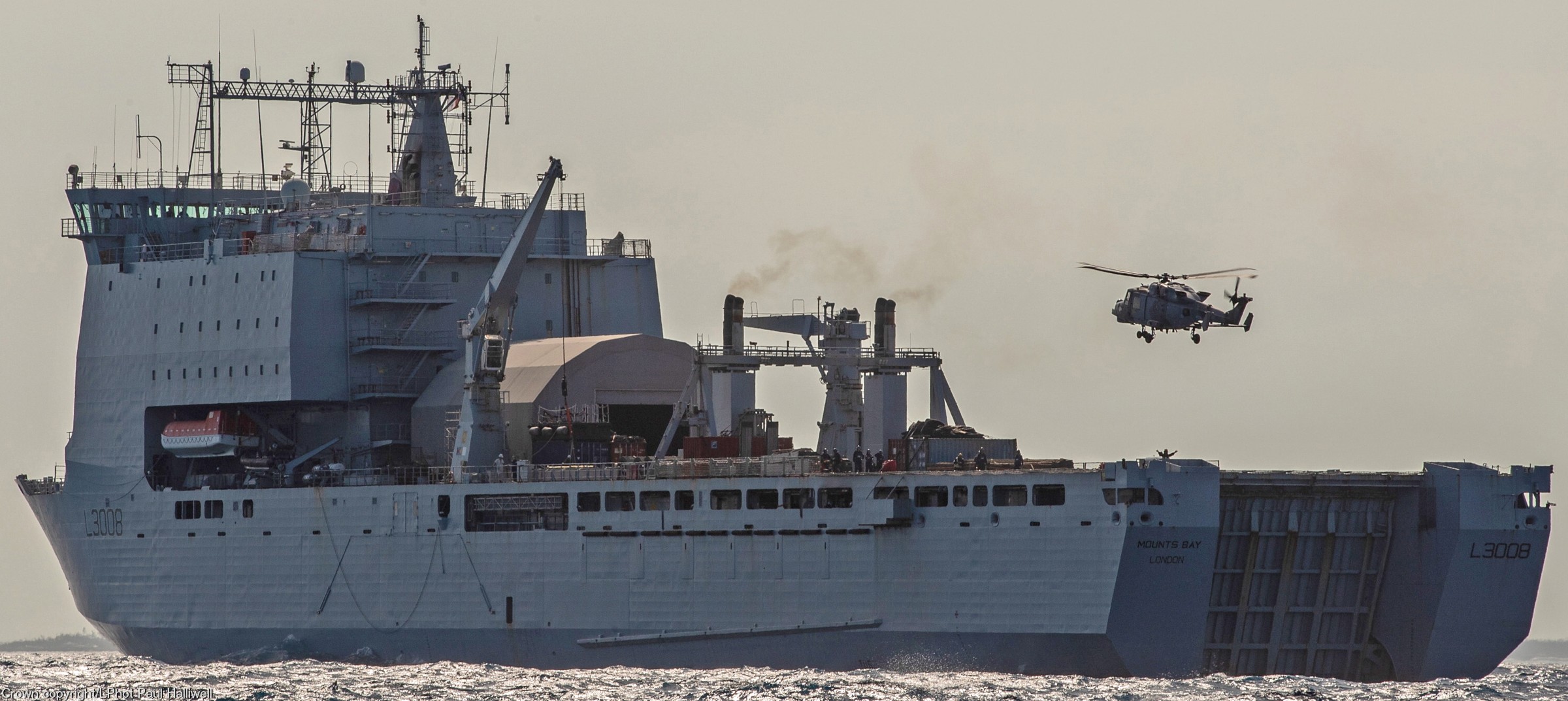 l-3008 rfa mounts bay dock landing ship lsd royal fleet auxilary navy 24