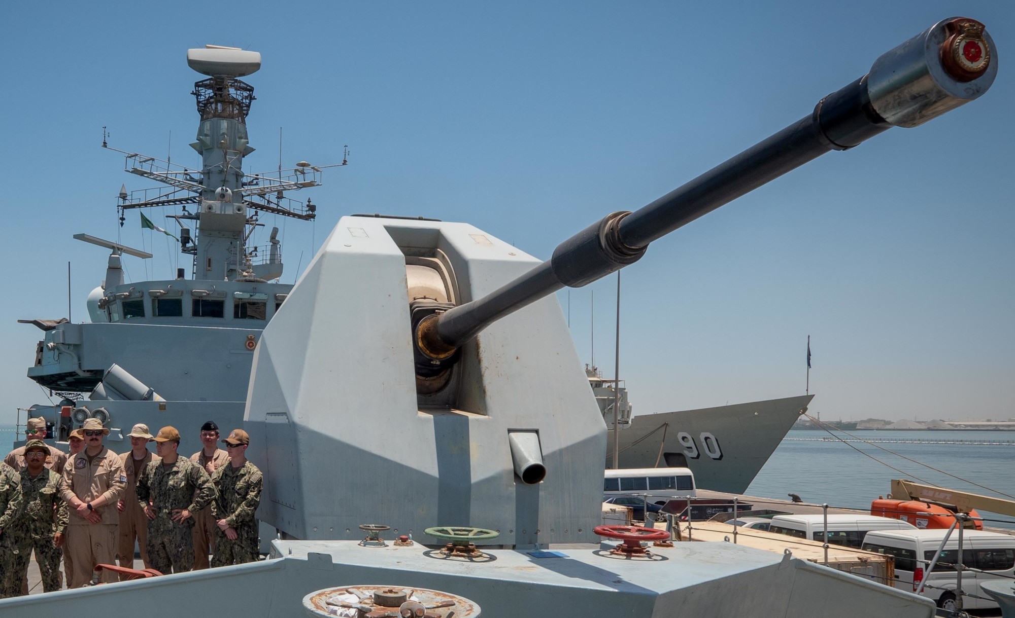 f-236 hms montrose type 23 duke class guided missile frigate ffg royal navy mark 8 4.5 inches gun 57