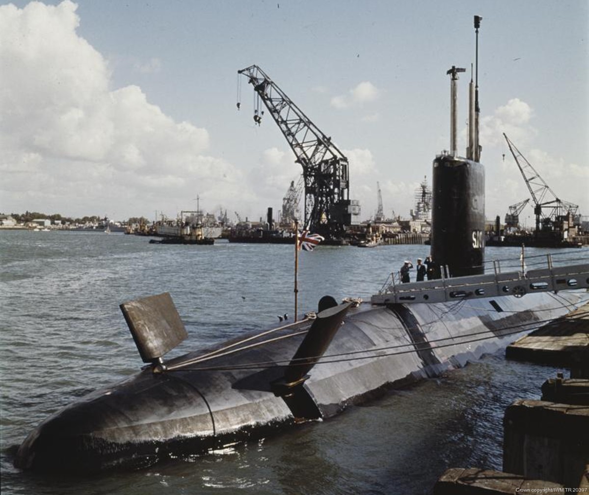 s101 hms dreadnought attack submarine nuclear powered ssn royal navy 05