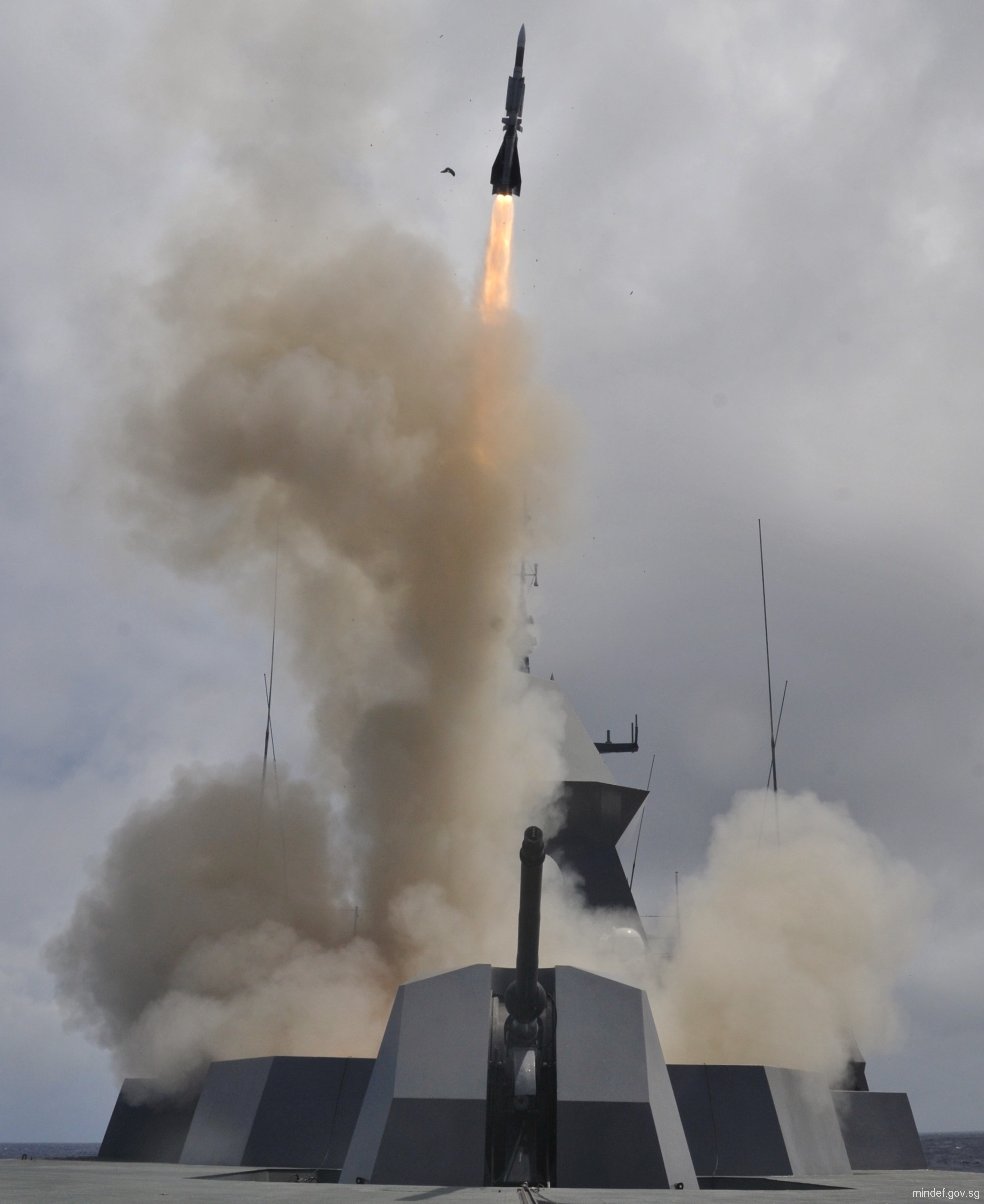 69 rss intrepid formidable class multi-mission missile frigate ffg republic singapore navy mbda aster-15 sam 10
