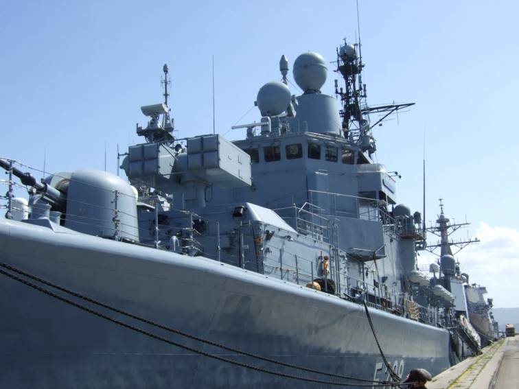 FGS Niedersachsen F 208 / SNMG-2 - Trieste, Italy - April 2008