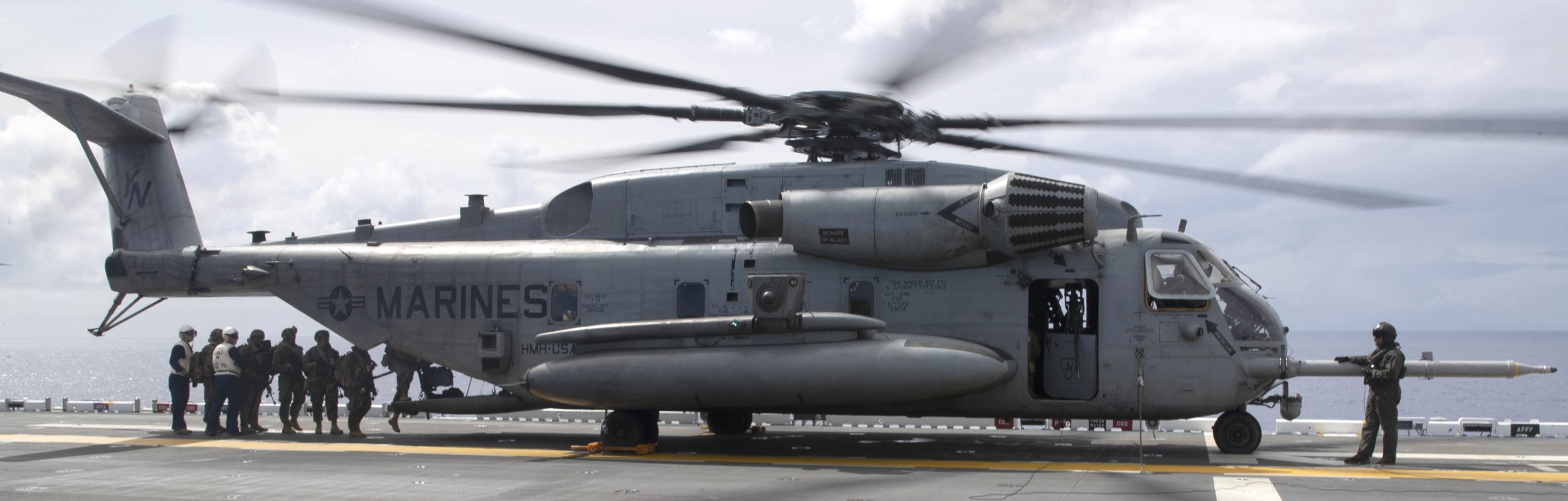 hmh-361 flying tigers ch-53e super stallion marine heavy helicopter squadron usmc 127